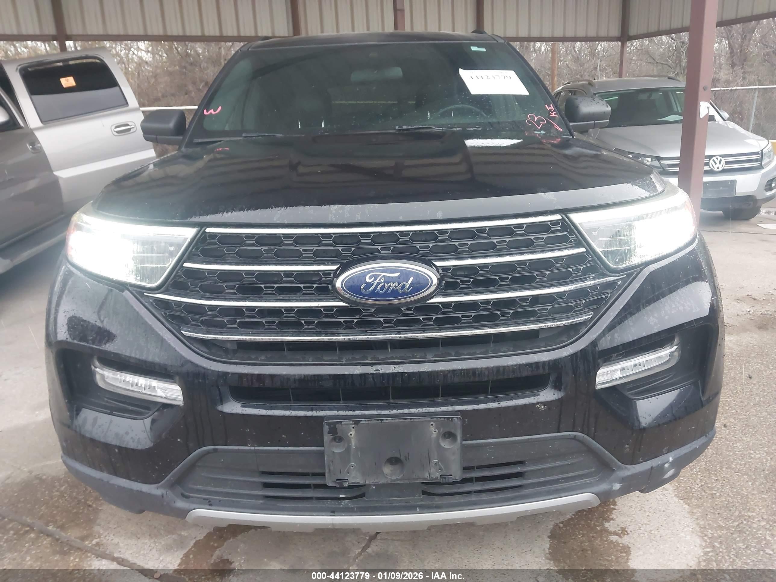 FORD EXPLORER image 6