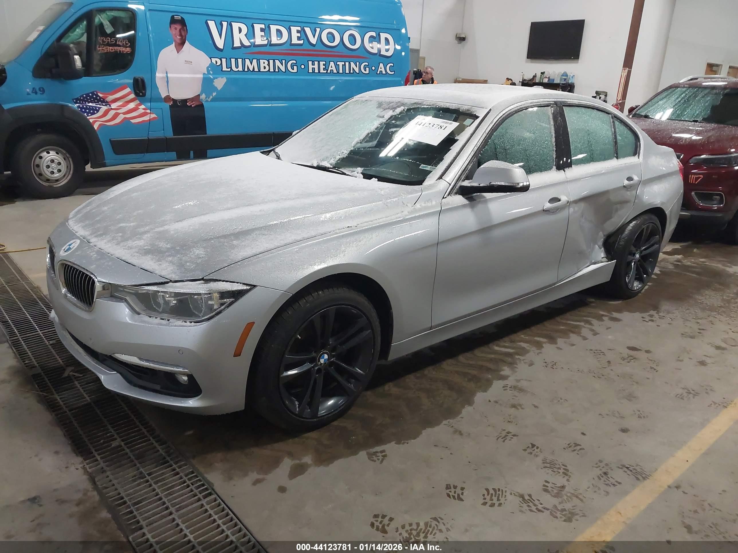 BMW 328I image 2