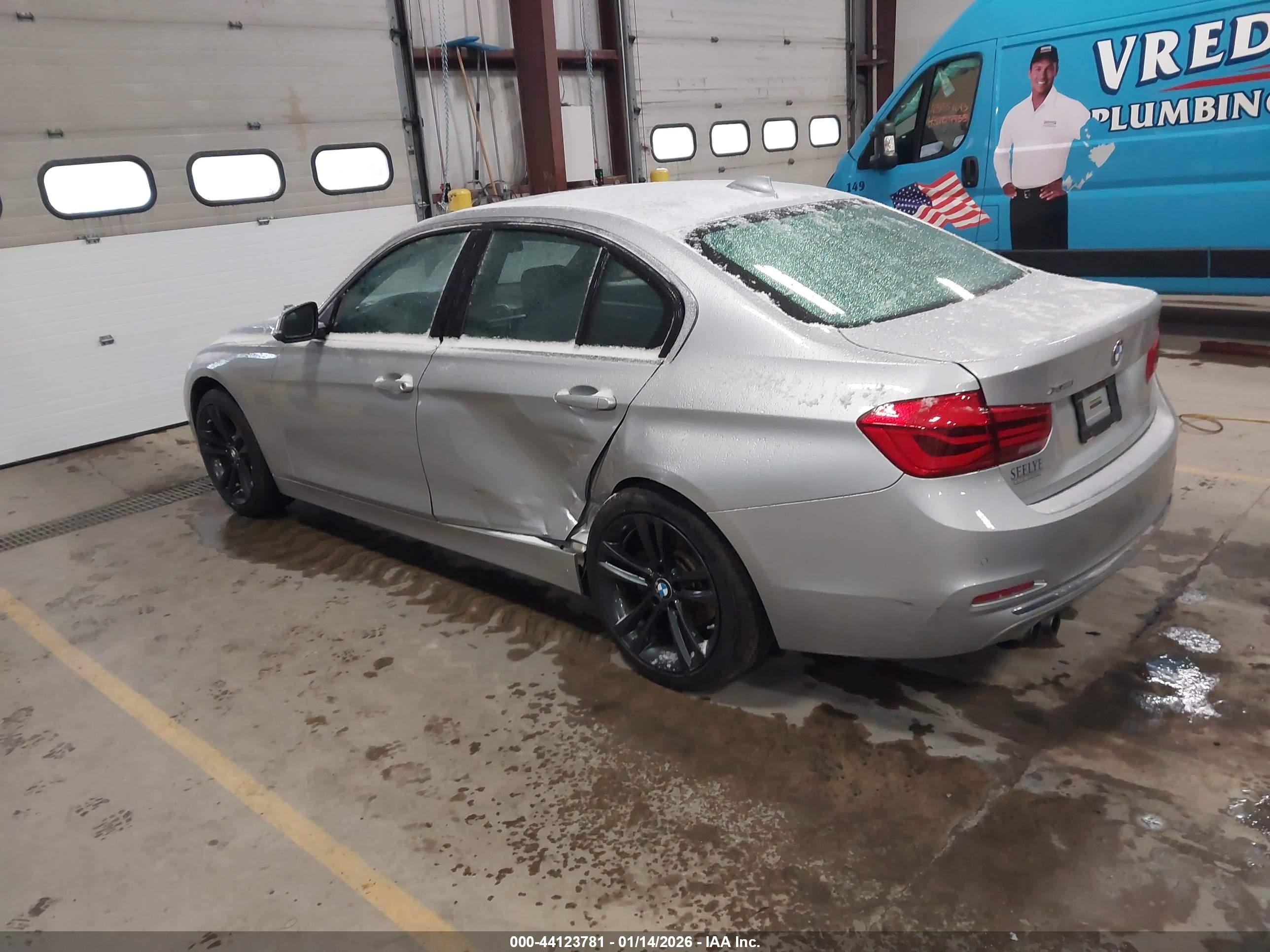 BMW 328I image 3