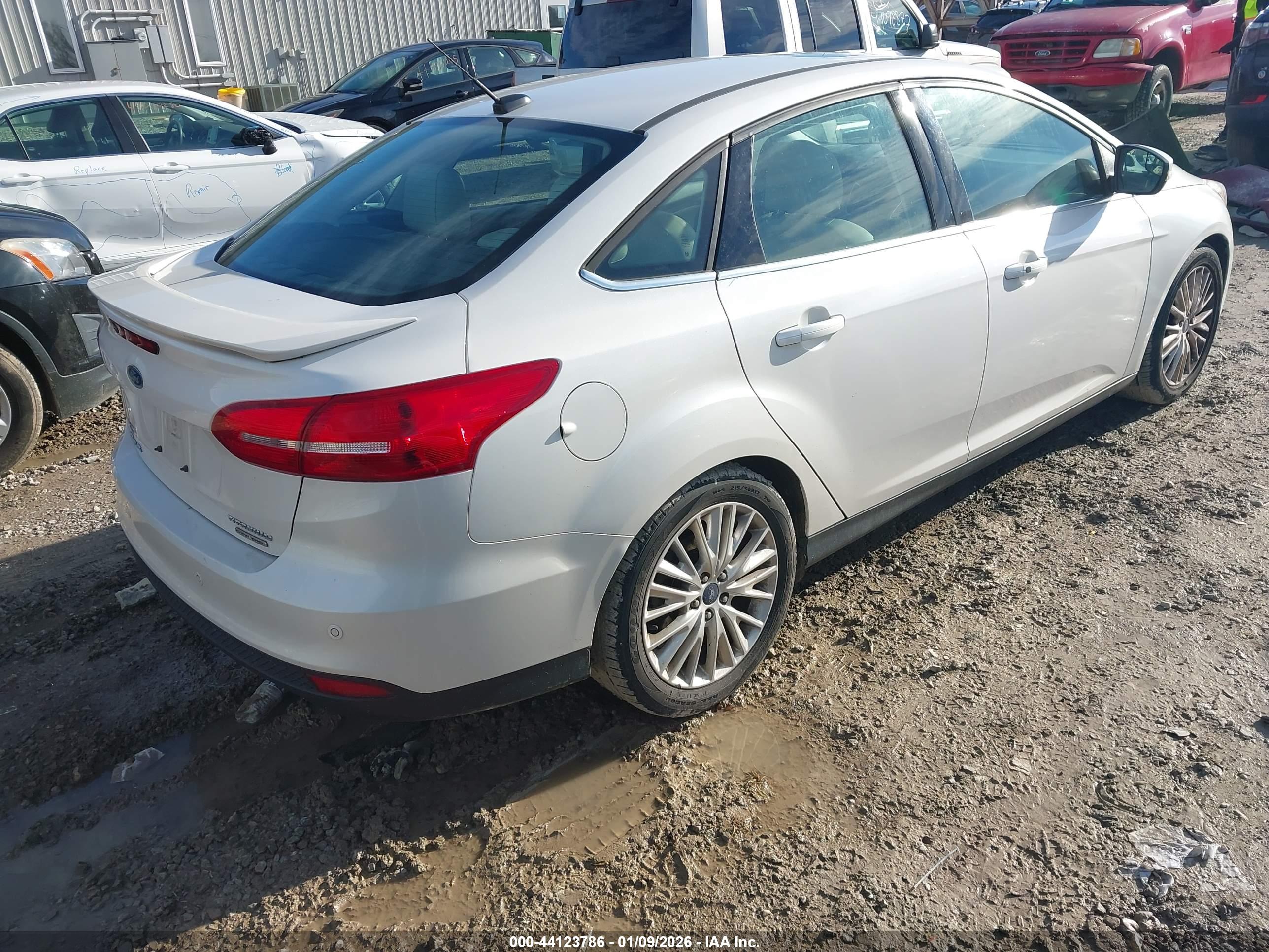 FORD FOCUS image 4