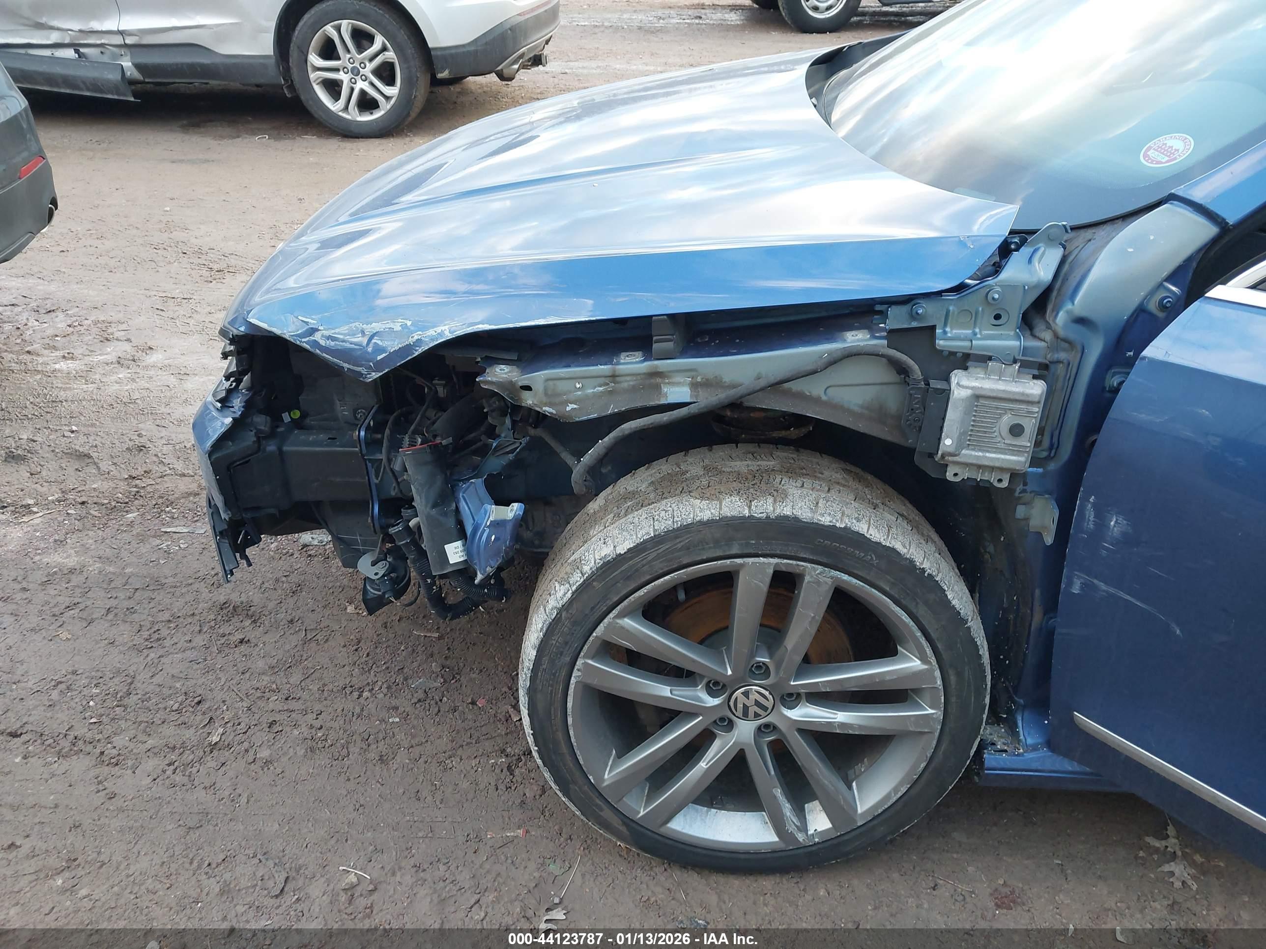 VOLKSWAGEN PASSAT image 6