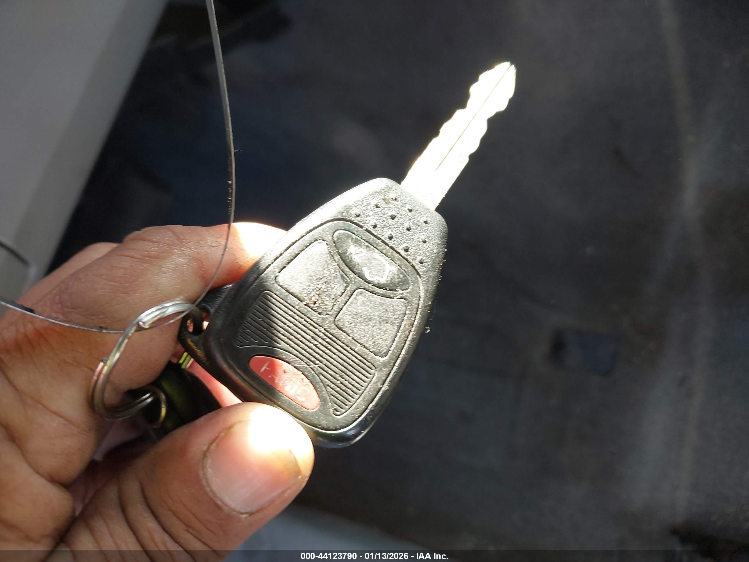 JEEP LIBERTY image 11