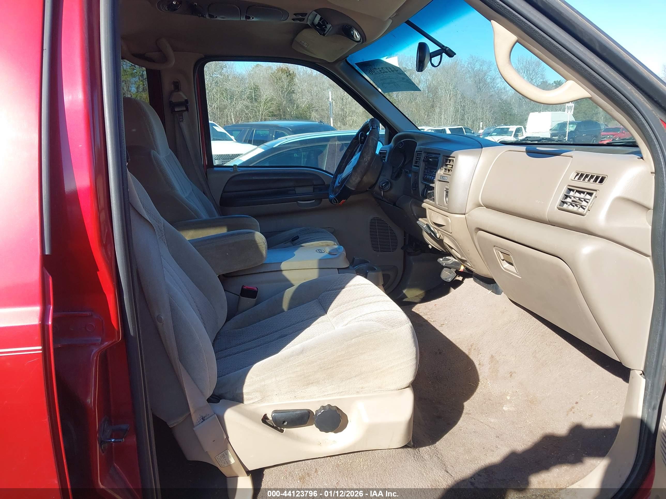 FORD EXCURSION image 5