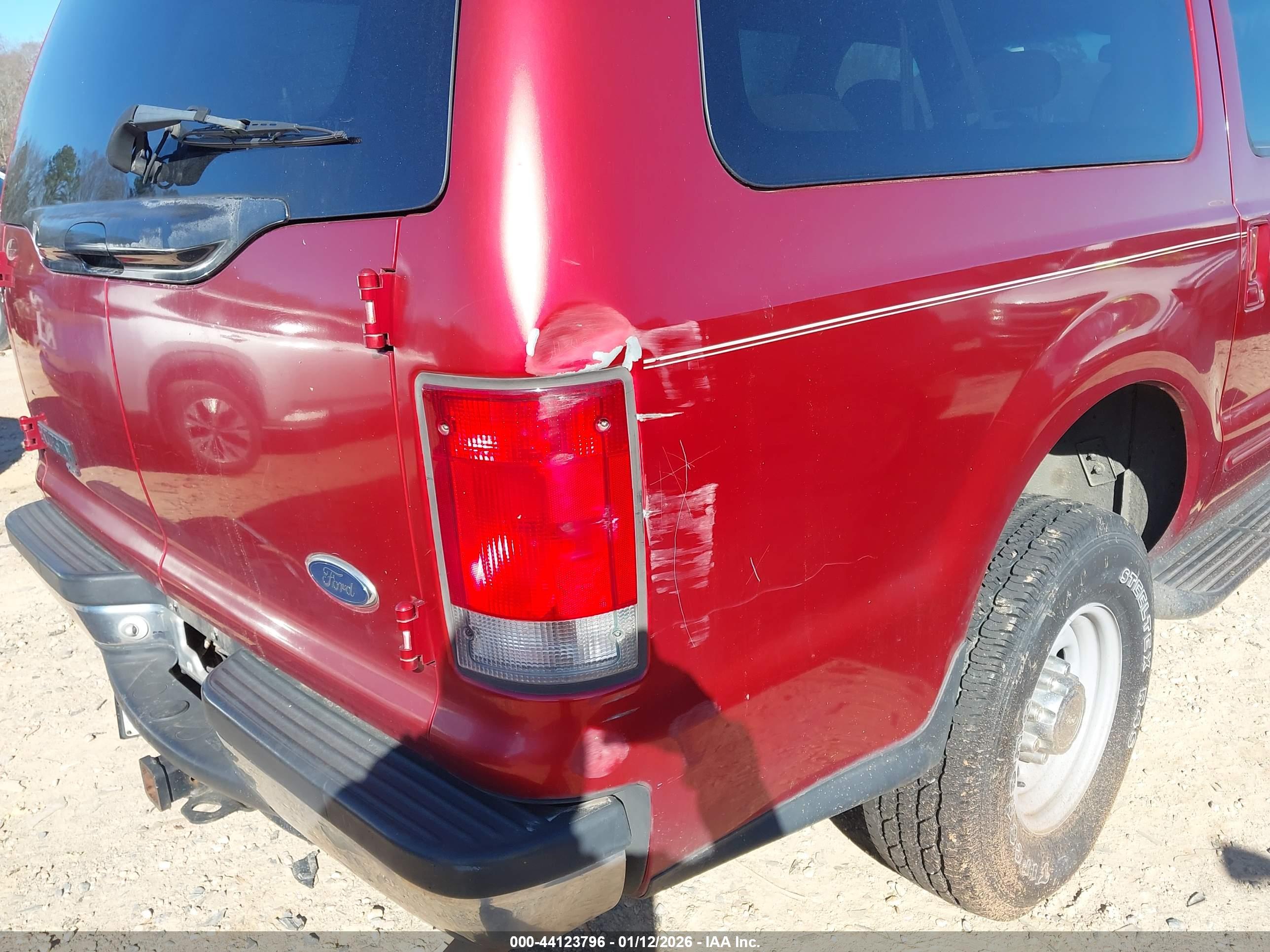 FORD EXCURSION image 6