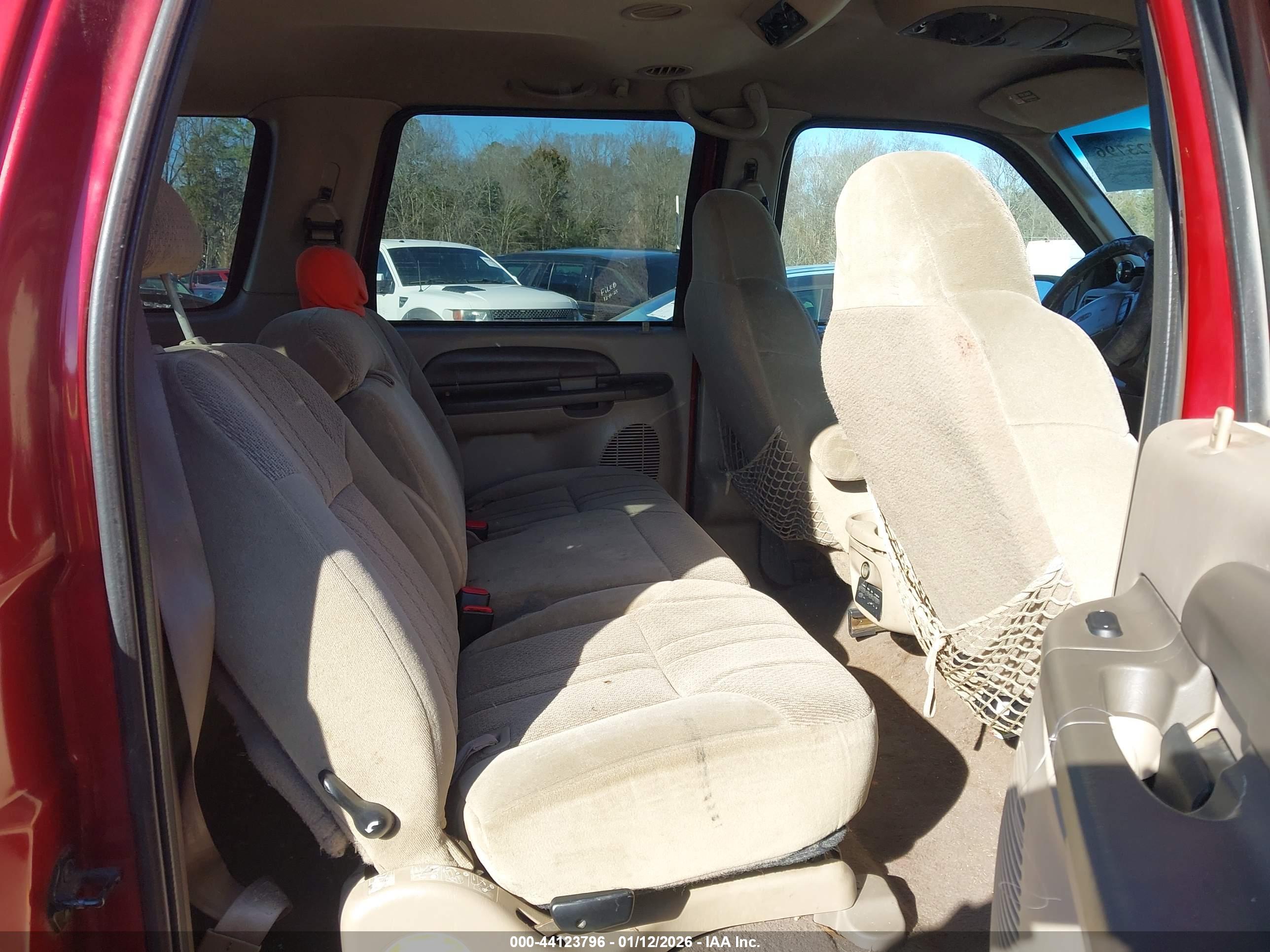 FORD EXCURSION image 8