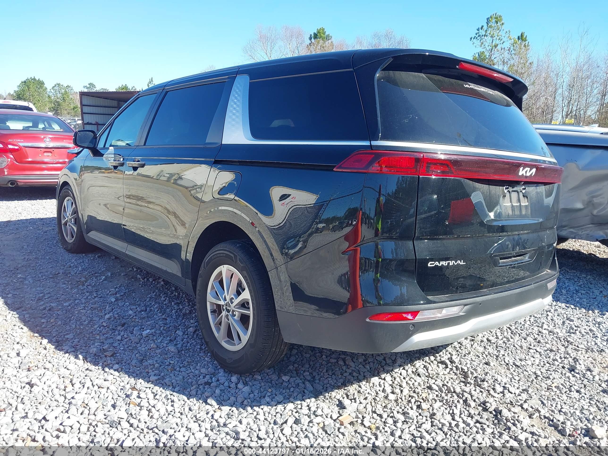 KIA CARNIVAL image 3
