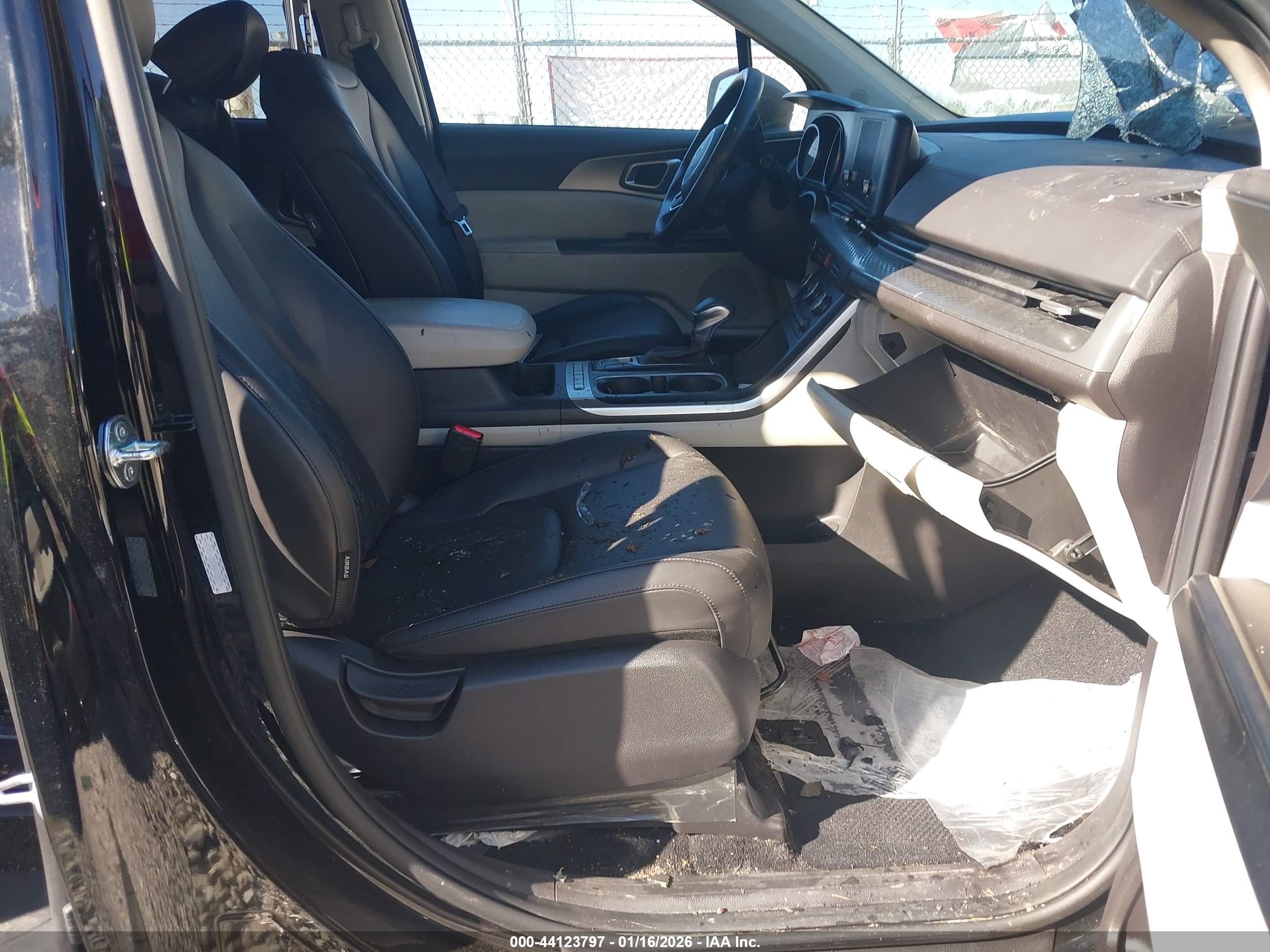 KIA CARNIVAL image 5
