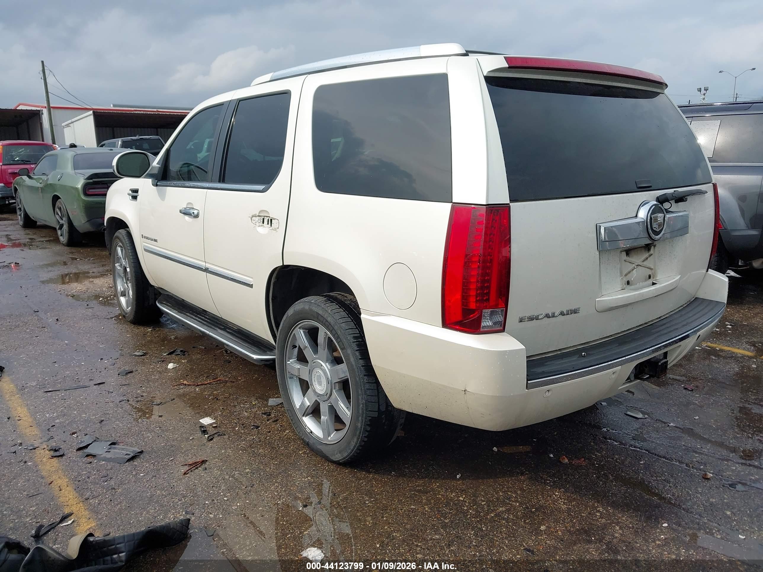 CADILLAC ESCALADE image 3