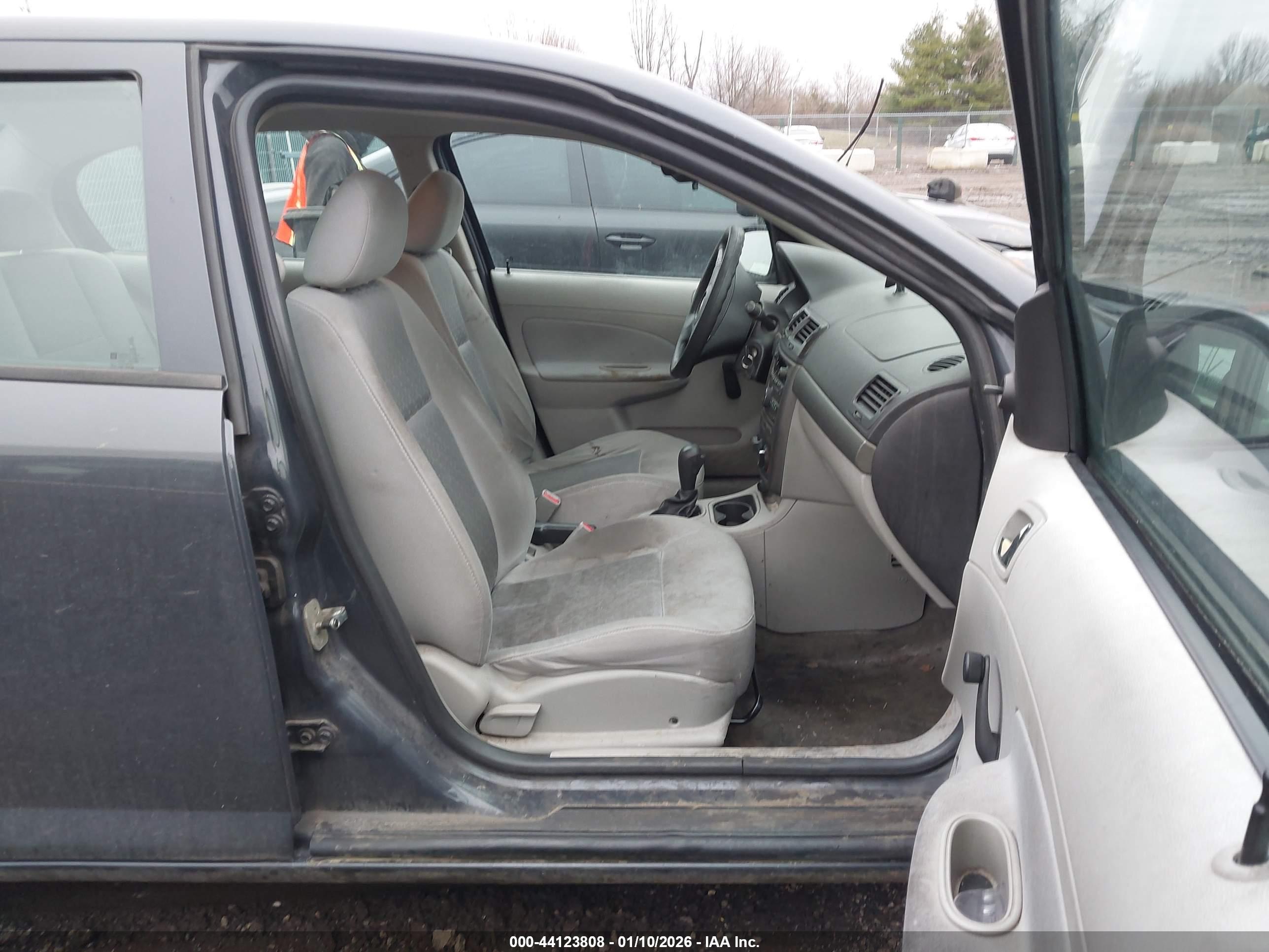 CHEVROLET COBALT image 5