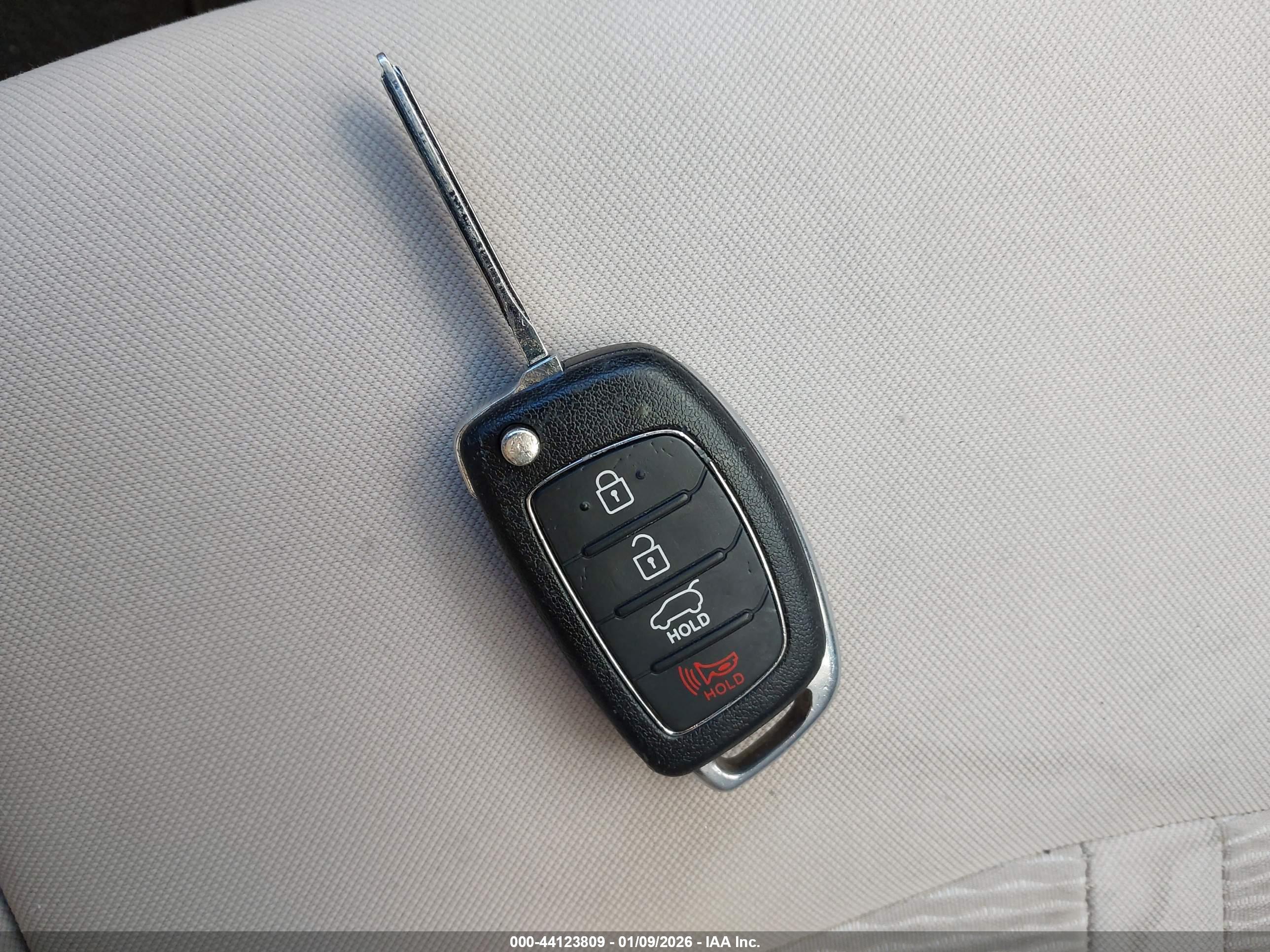 HYUNDAI SONATA image 11