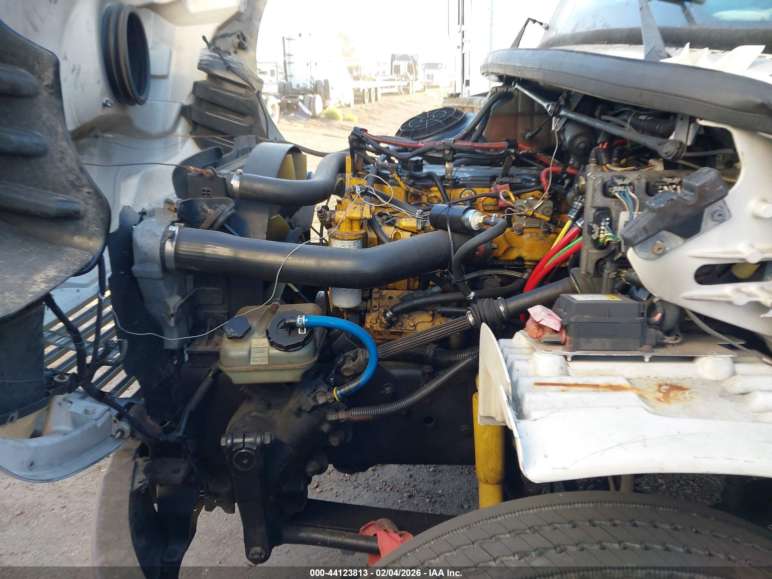 FREIGHTLINER M2 image 10