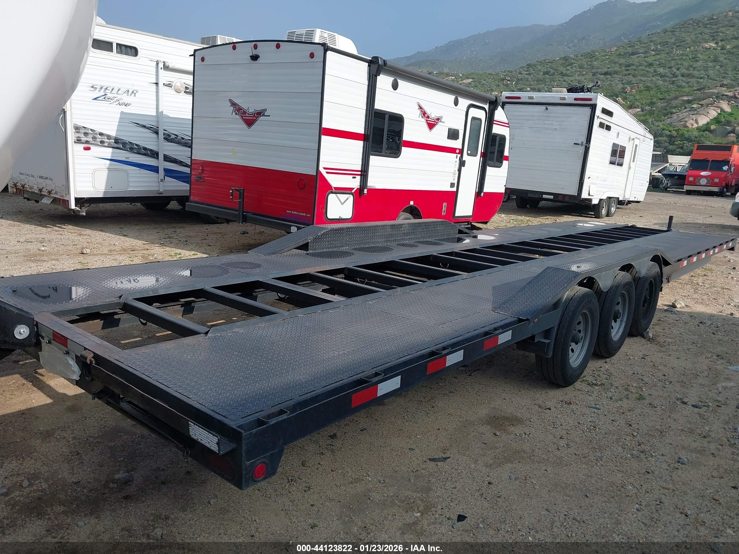 TRAILER SKY image 4