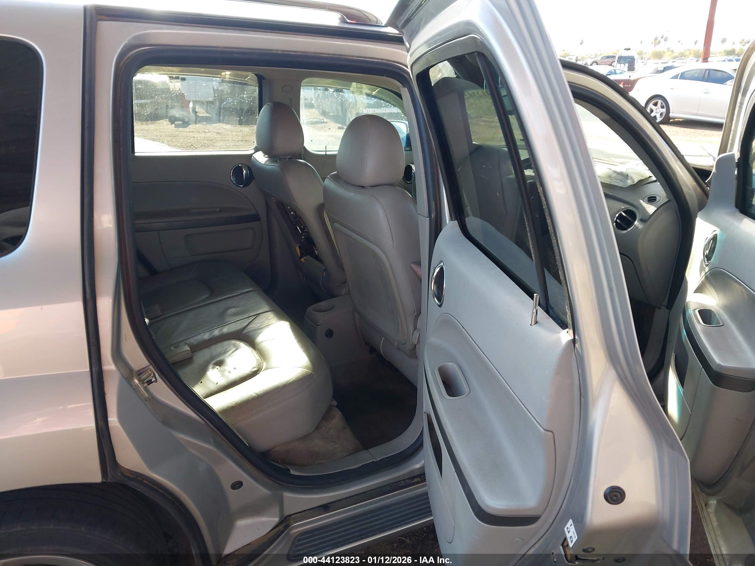CHEVROLET HHR image 8