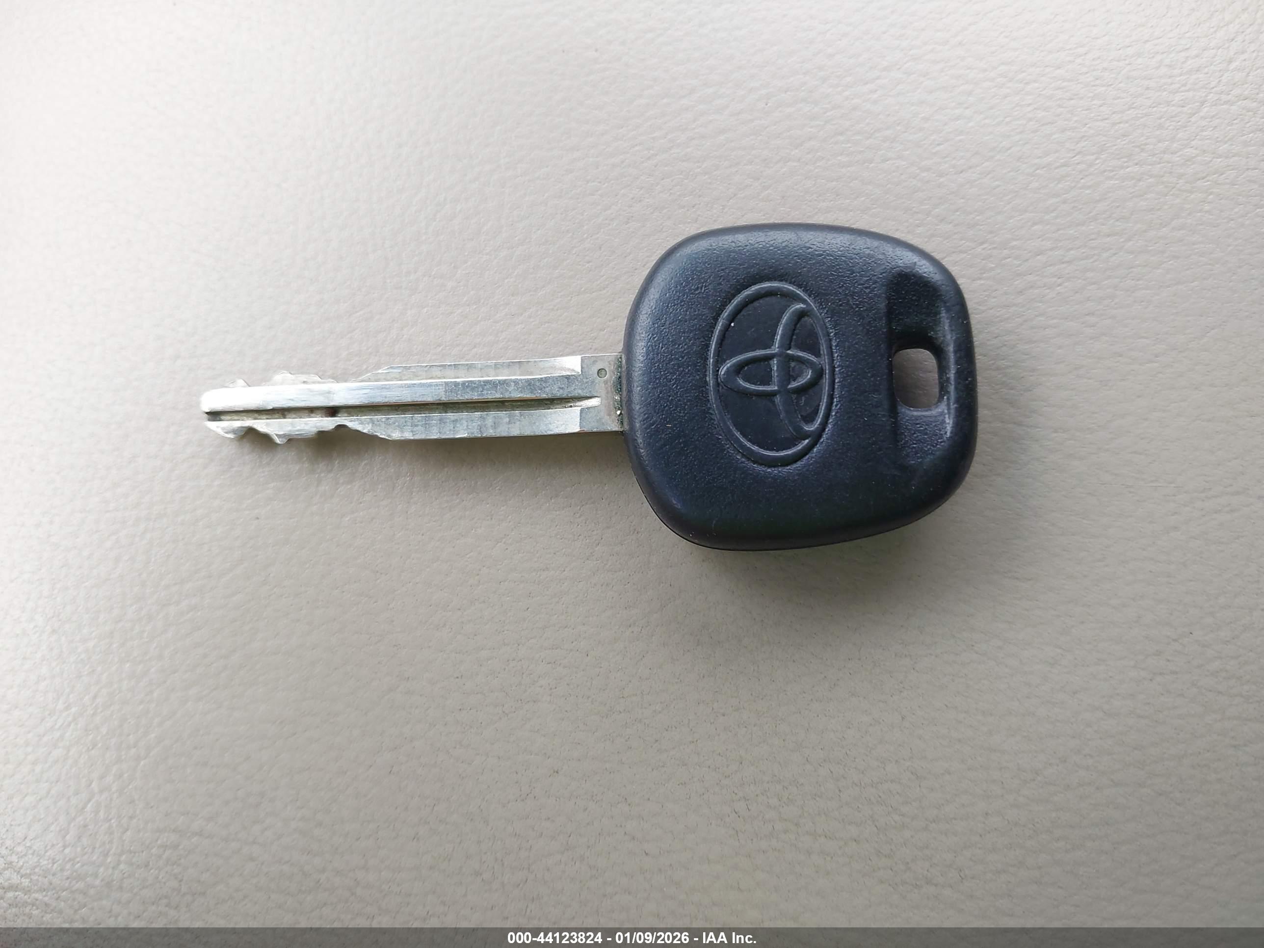 TOYOTA CAMRY image 11