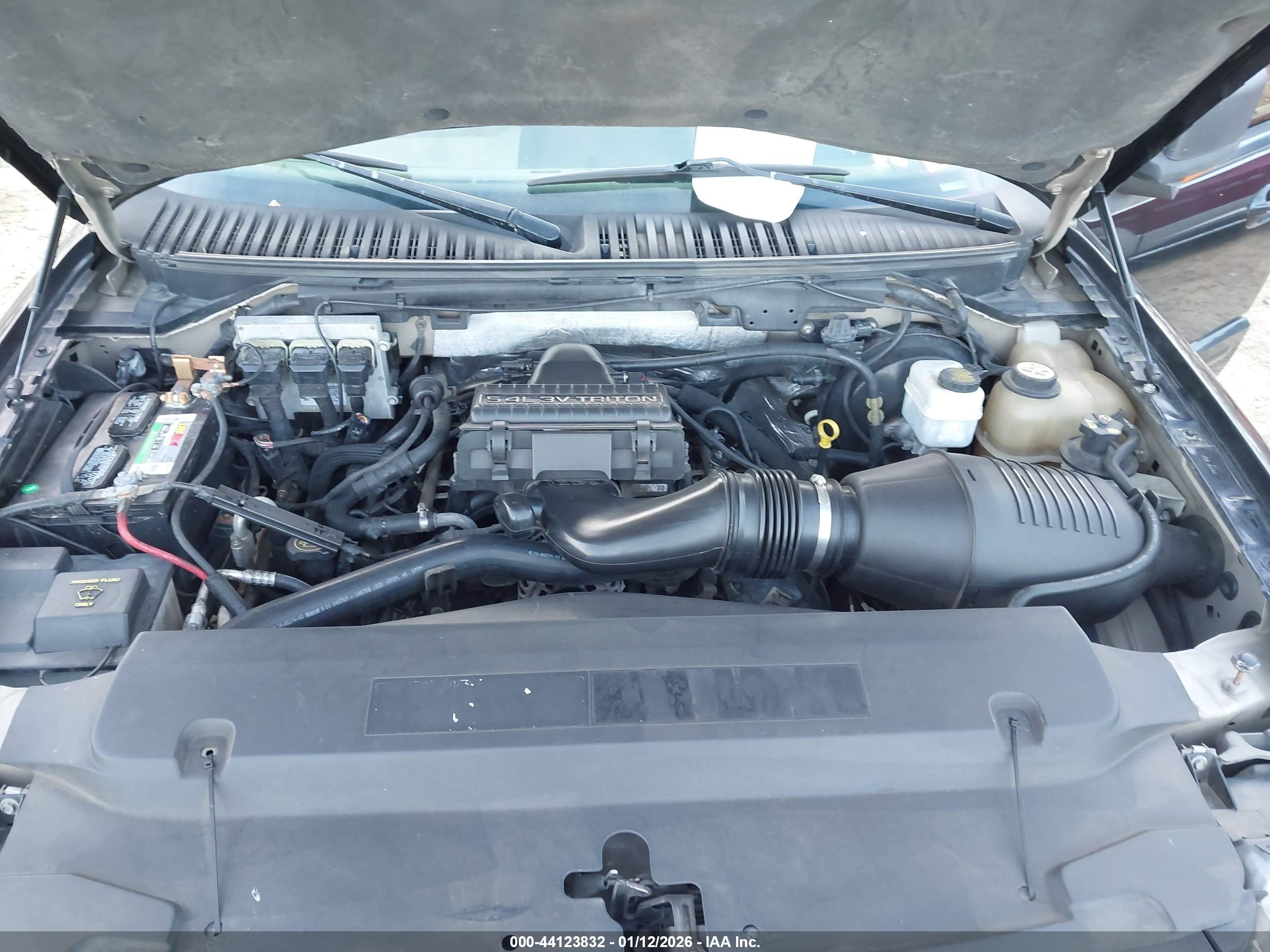 FORD EXPEDITION image 10