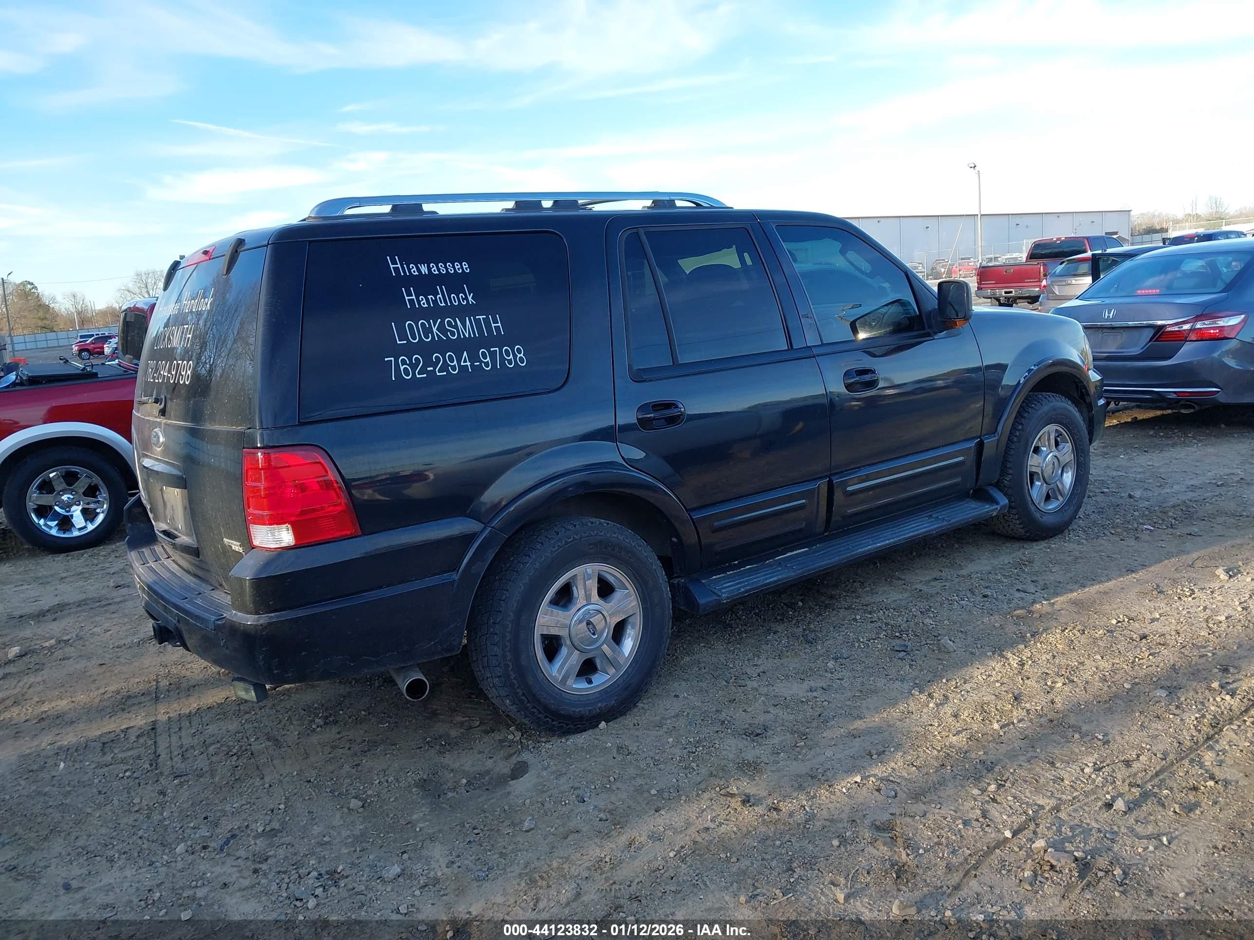 FORD EXPEDITION image 4