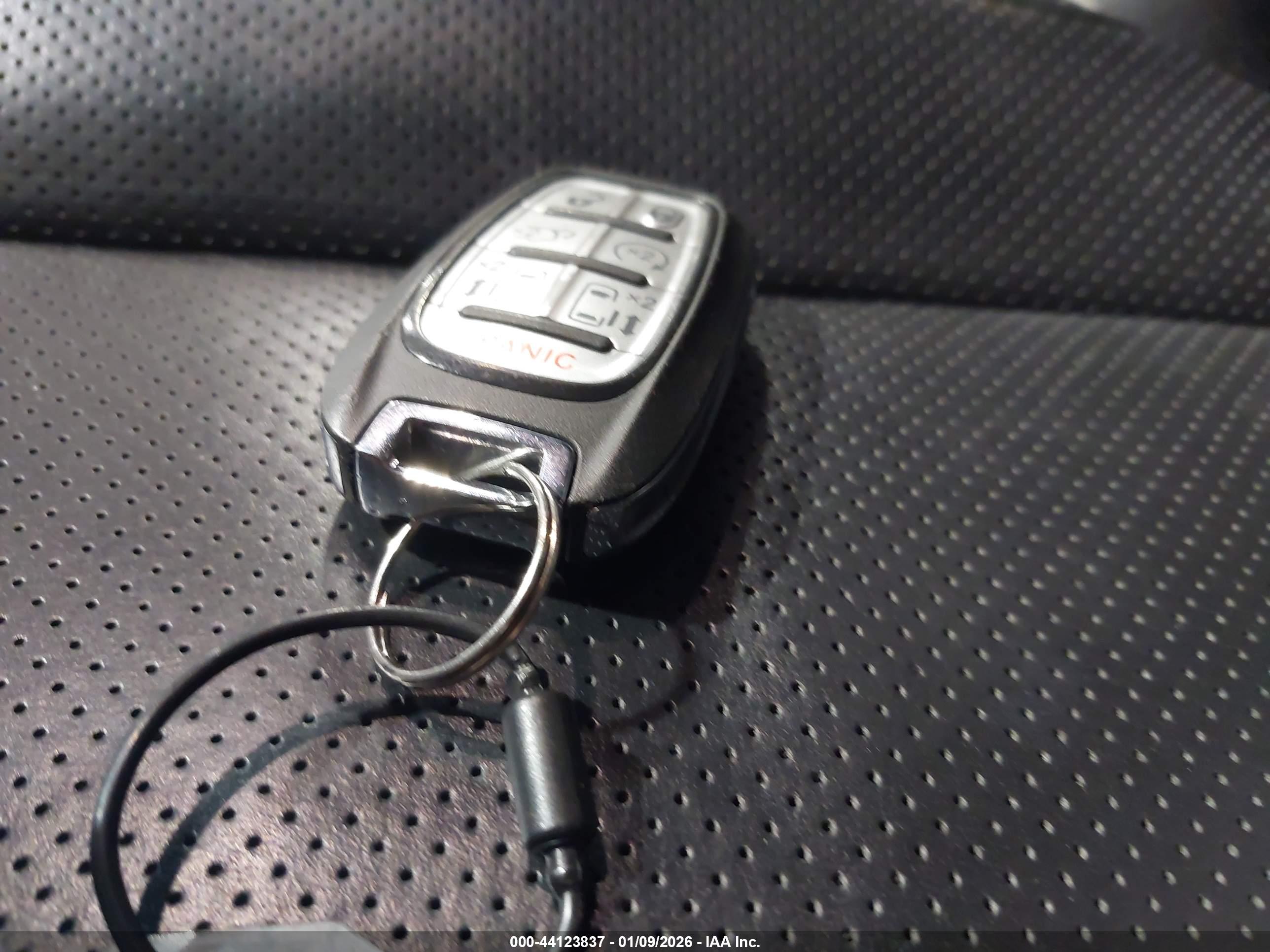 CHRYSLER PACIFICA image 11