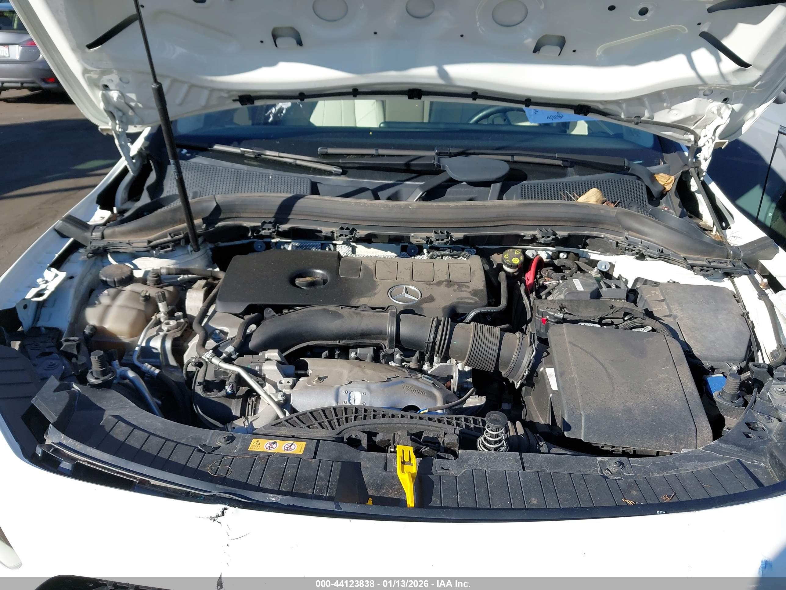 MERCEDES-BENZ GLA image 10