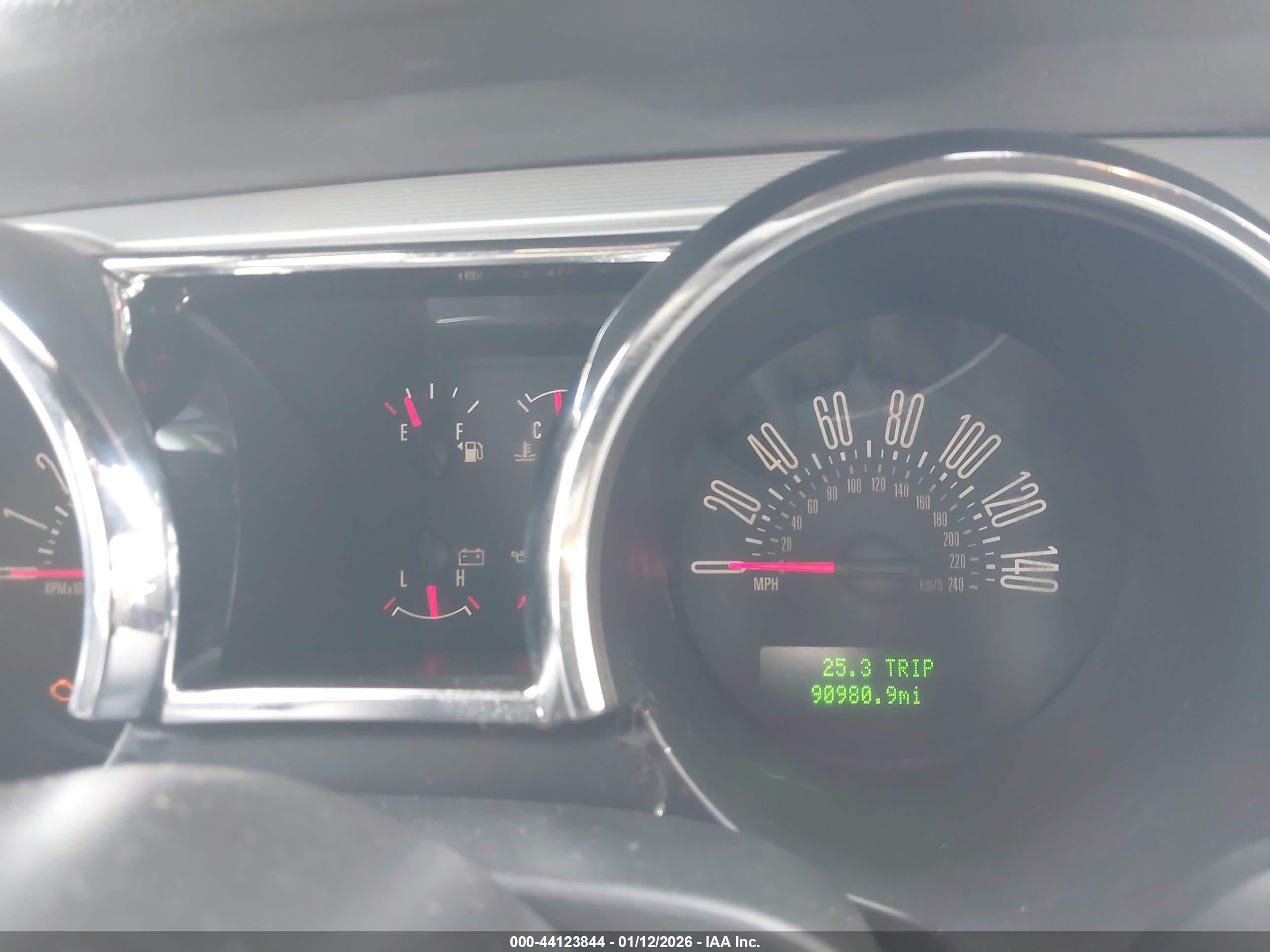 FORD MUSTANG image 7