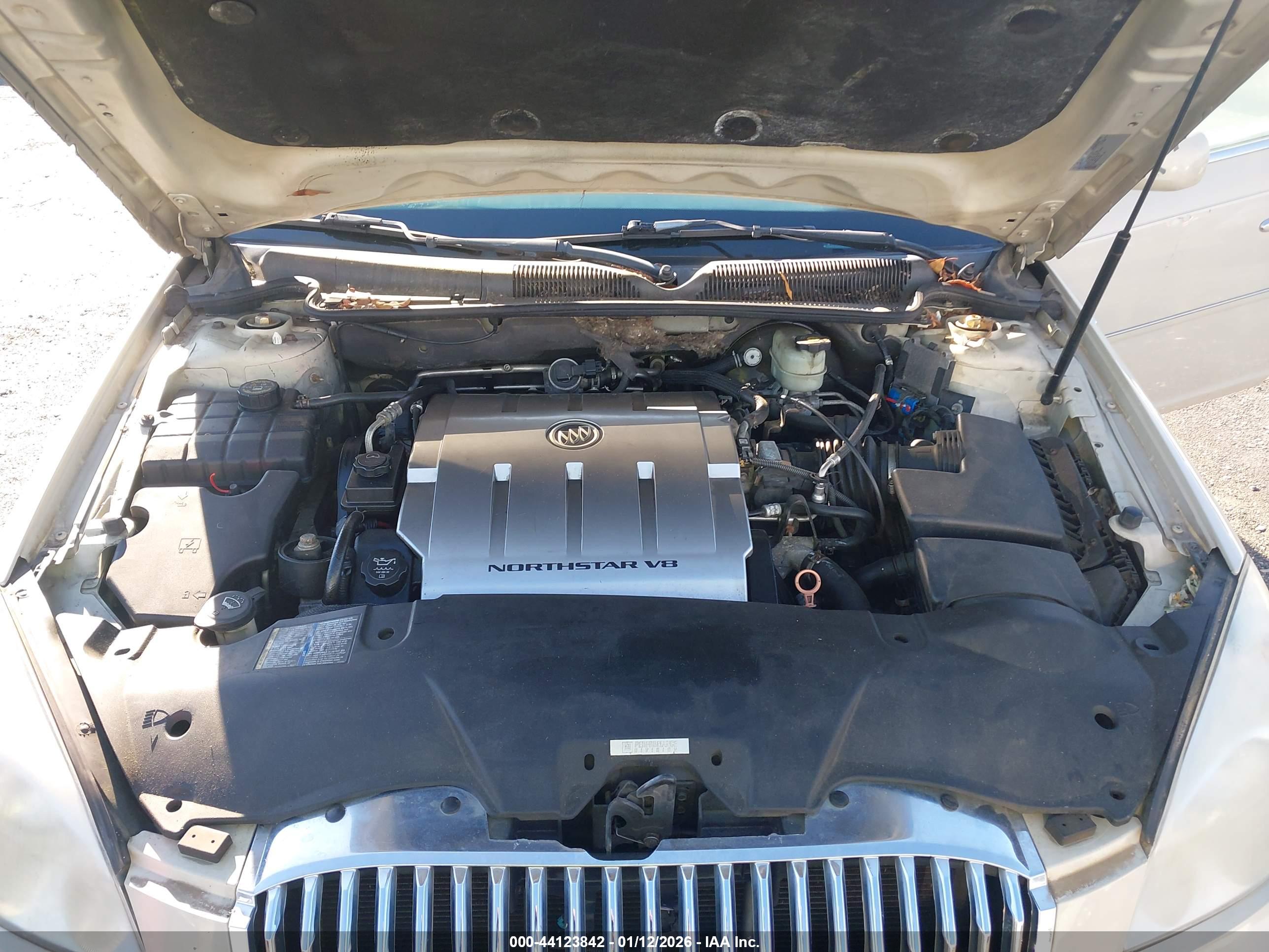 BUICK LUCERNE image 10