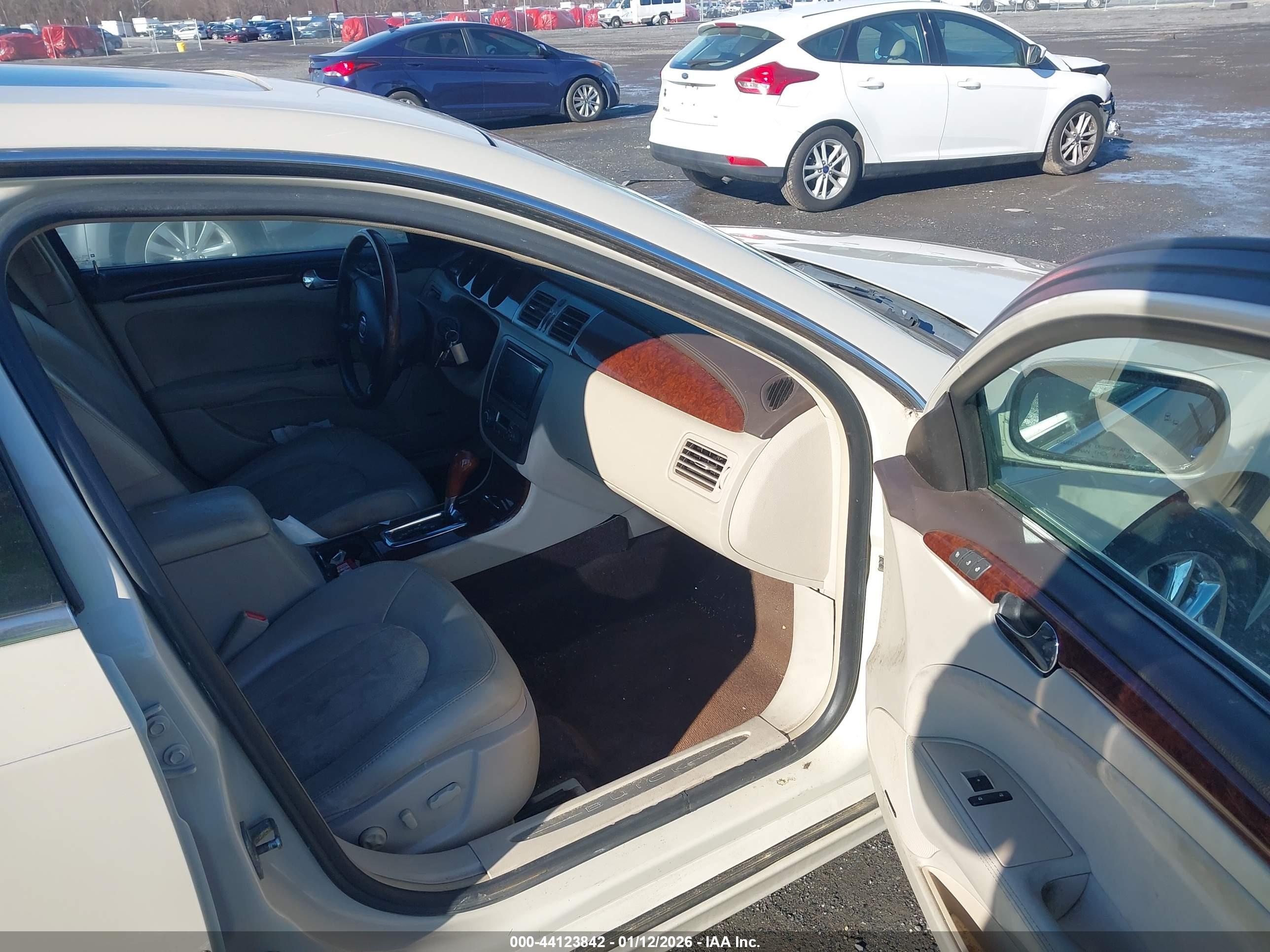 BUICK LUCERNE image 5