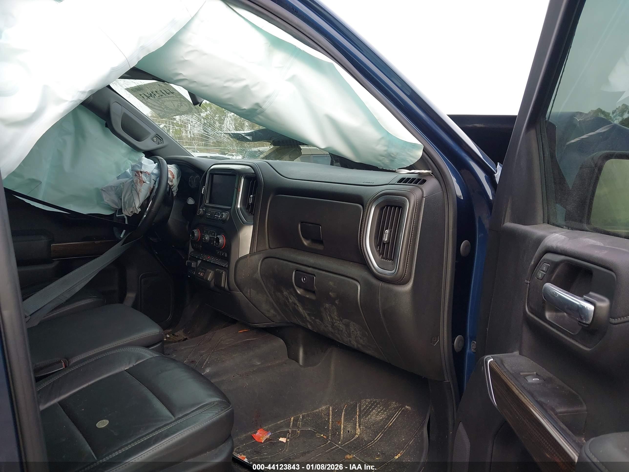 CHEVROLET SILVERADO image 5