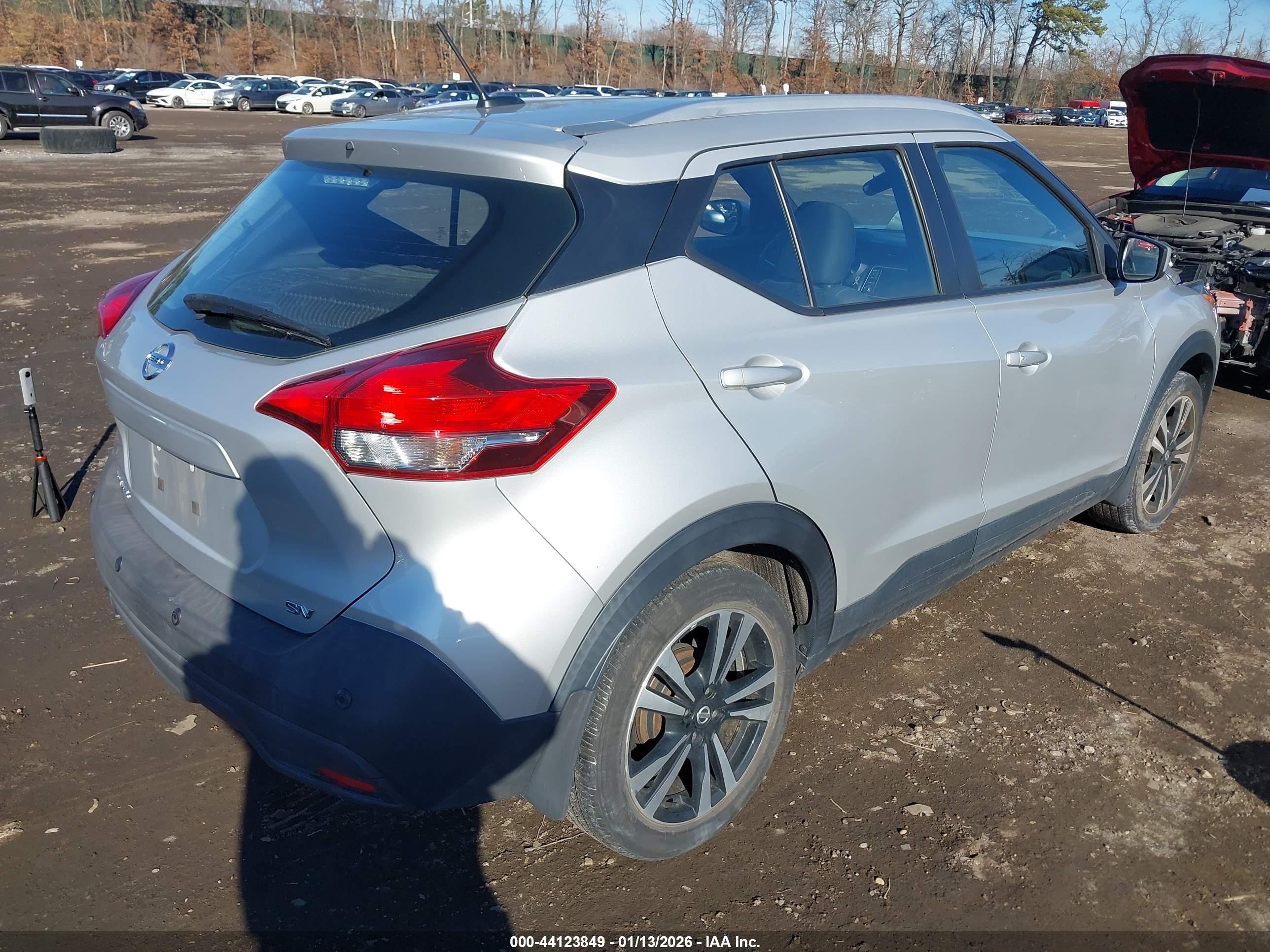 NISSAN KICKS image 4