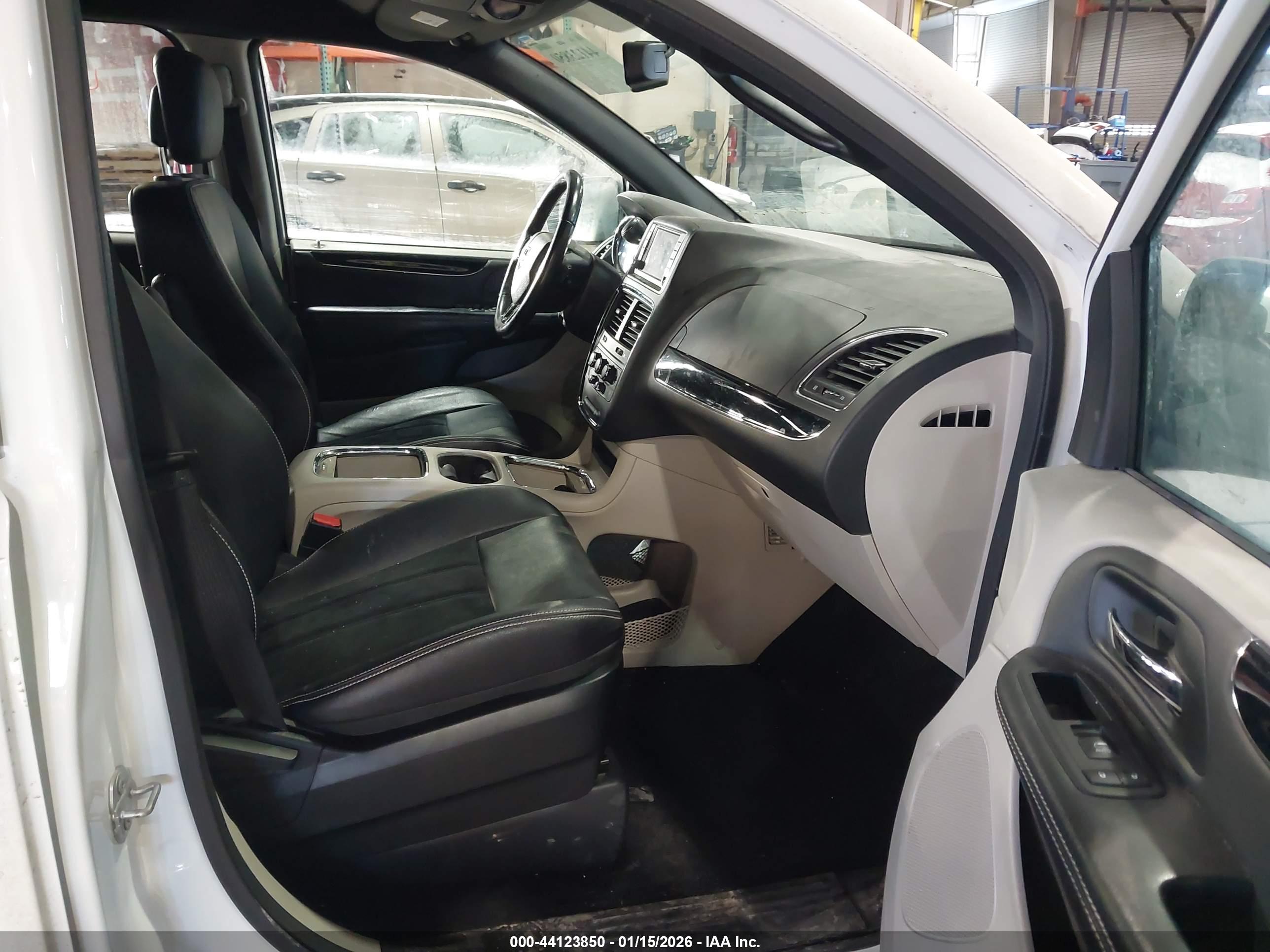 DODGE GRAND image 5