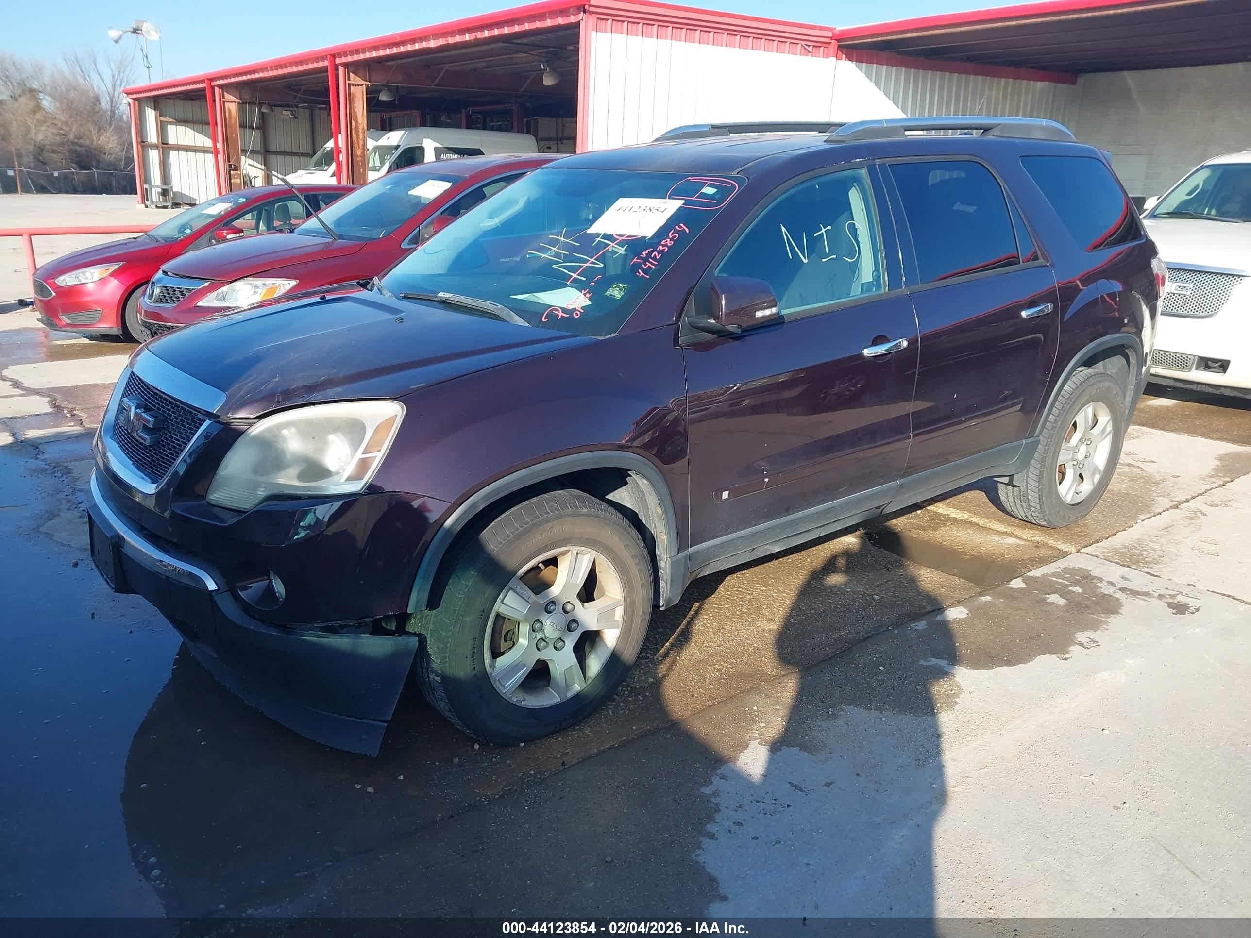 GMC ACADIA image 2