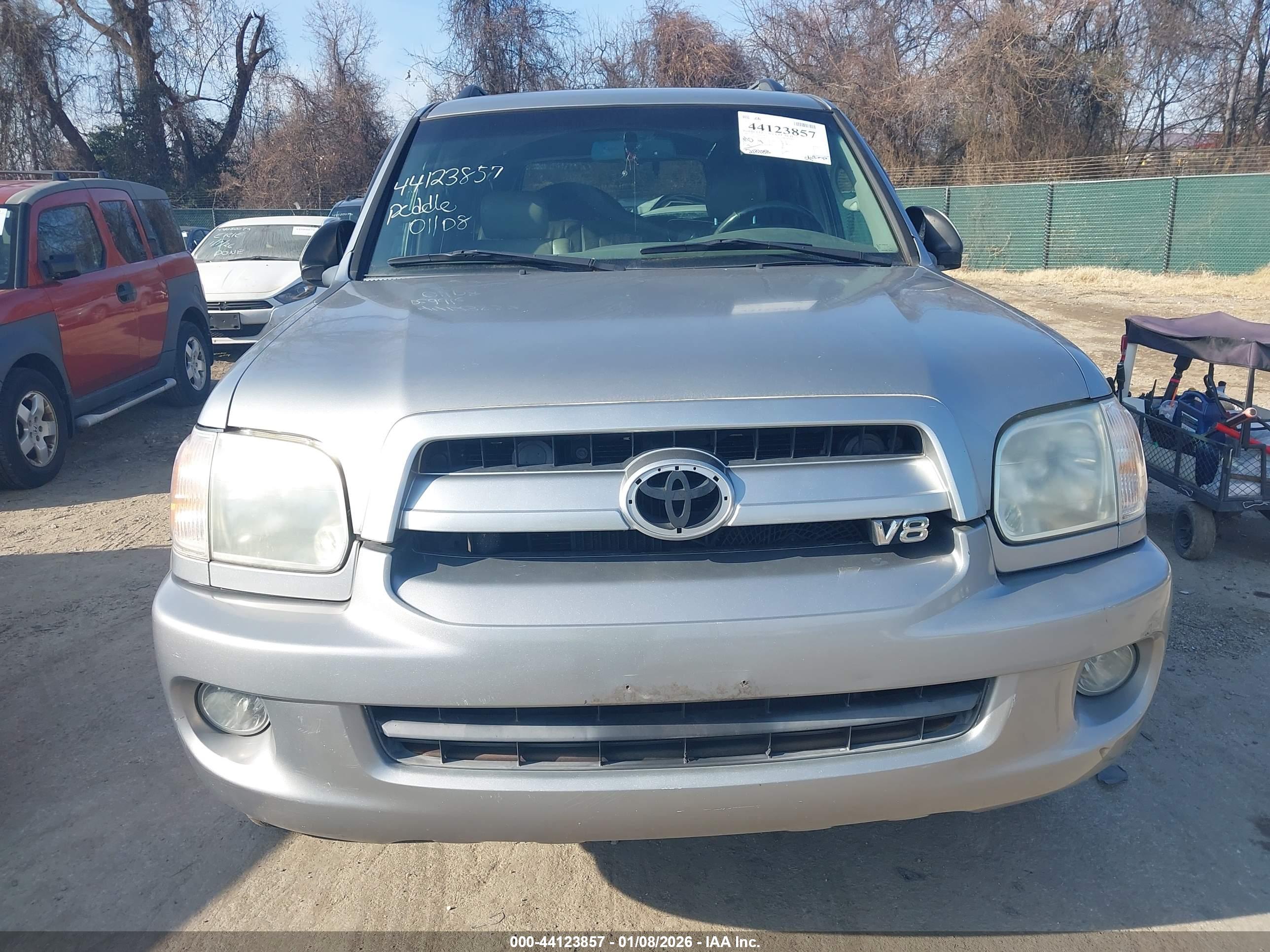 TOYOTA SEQUOIA image 6