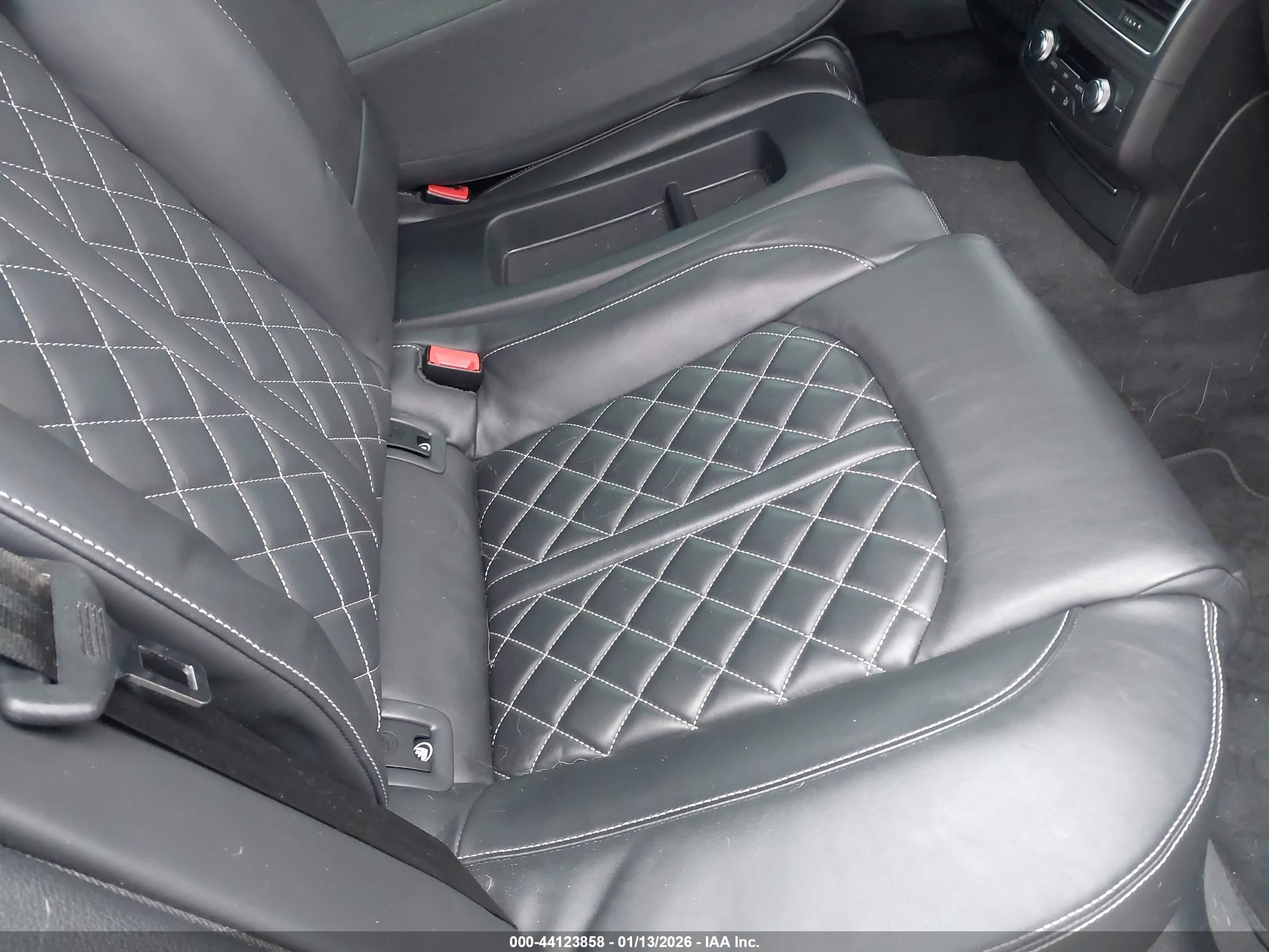 AUDI S7 image 8