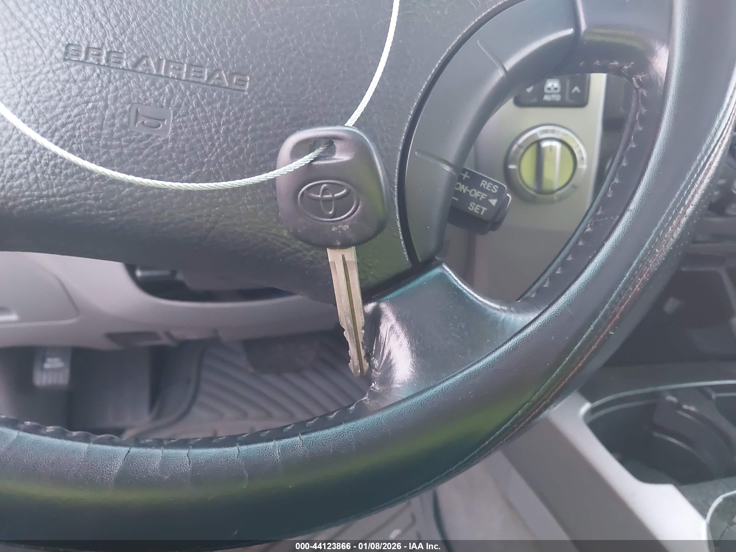 TOYOTA 4RUNNER image 11