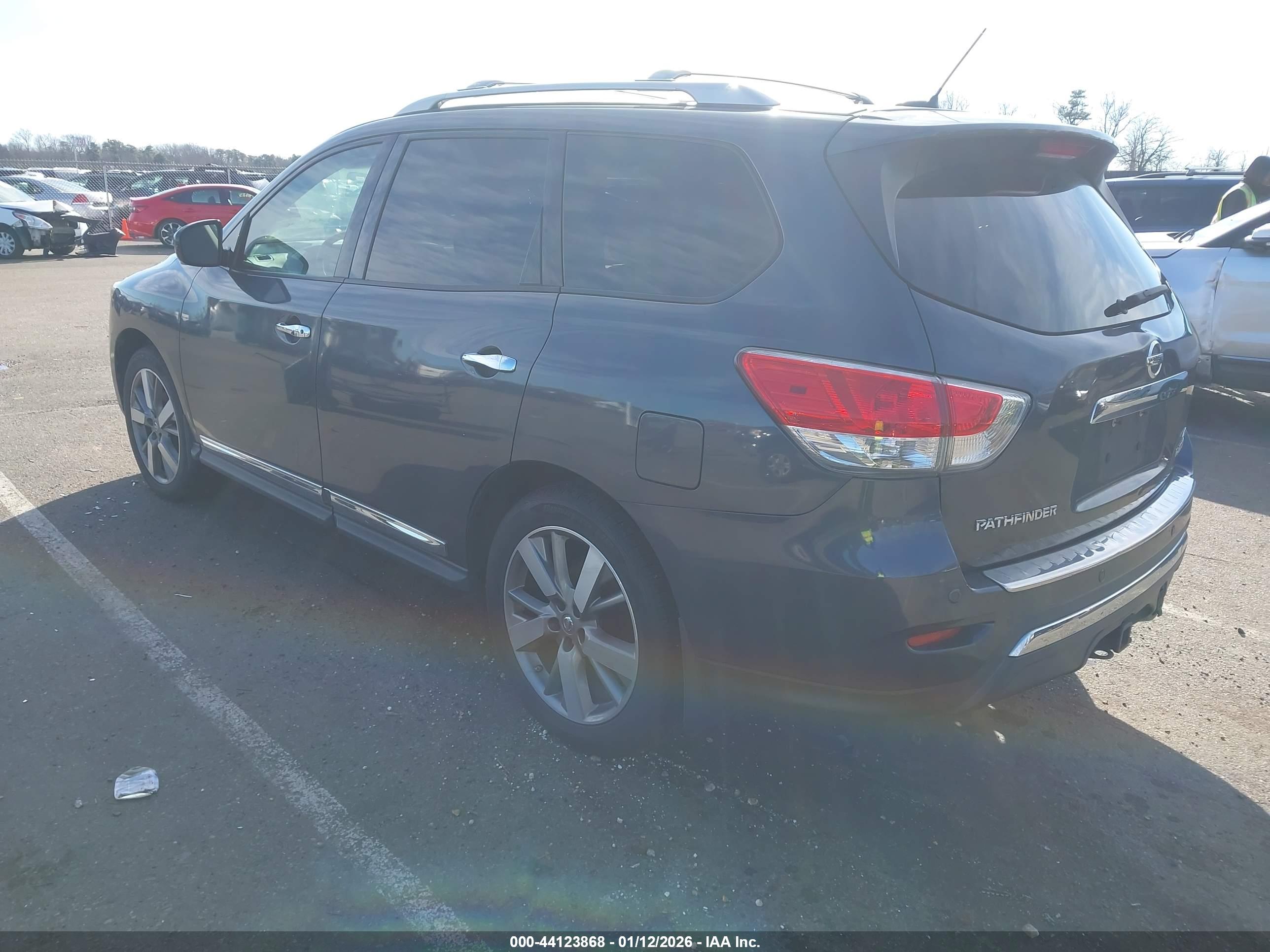 NISSAN PATHFINDER image 3