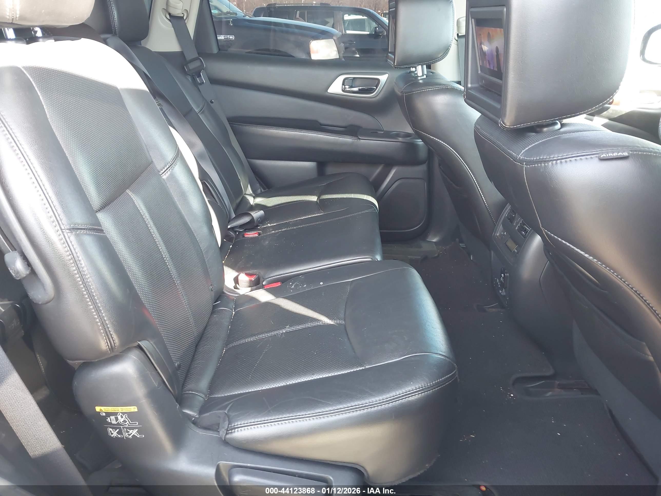 NISSAN PATHFINDER image 8