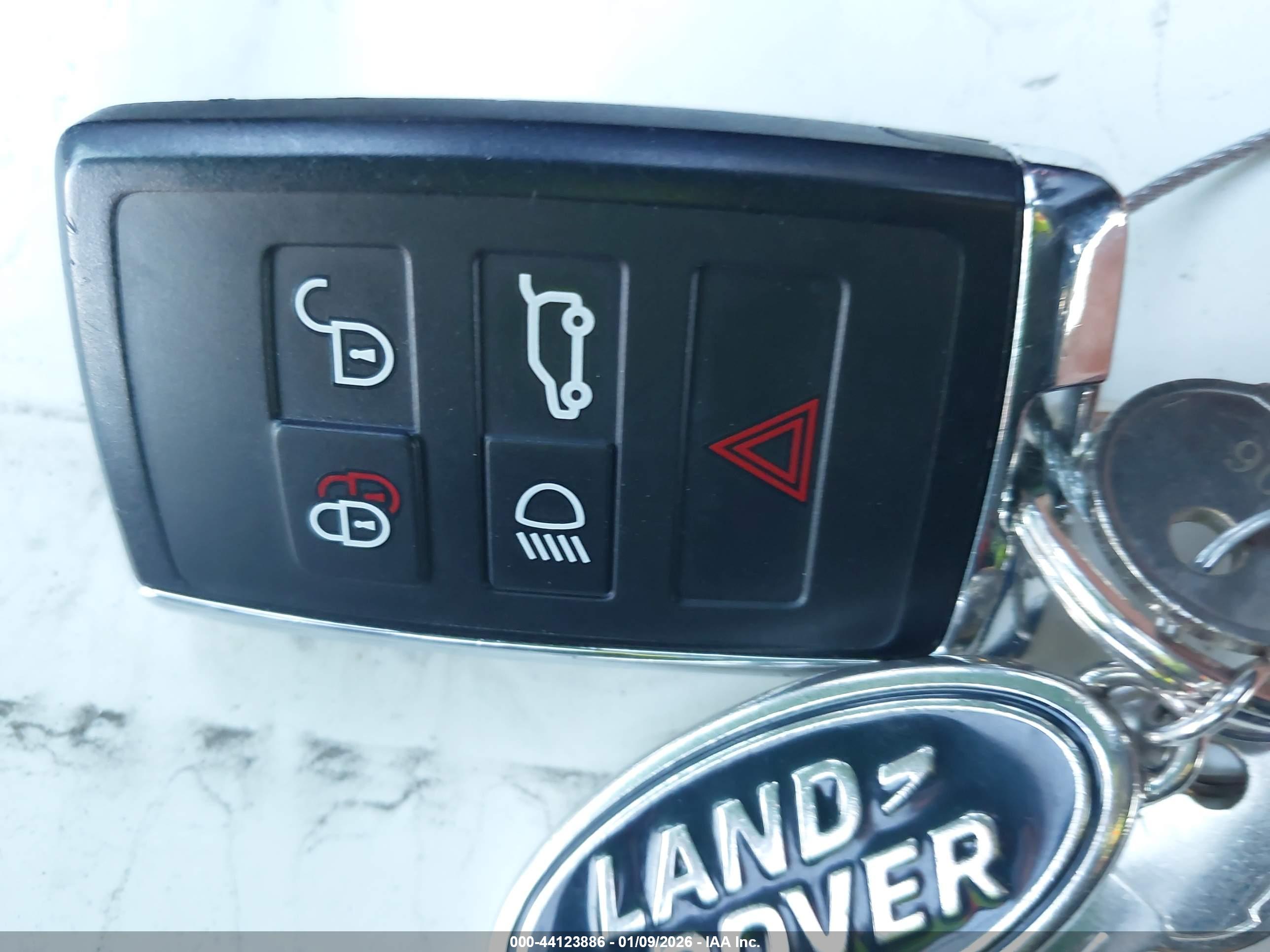 LAND ROVER image 11