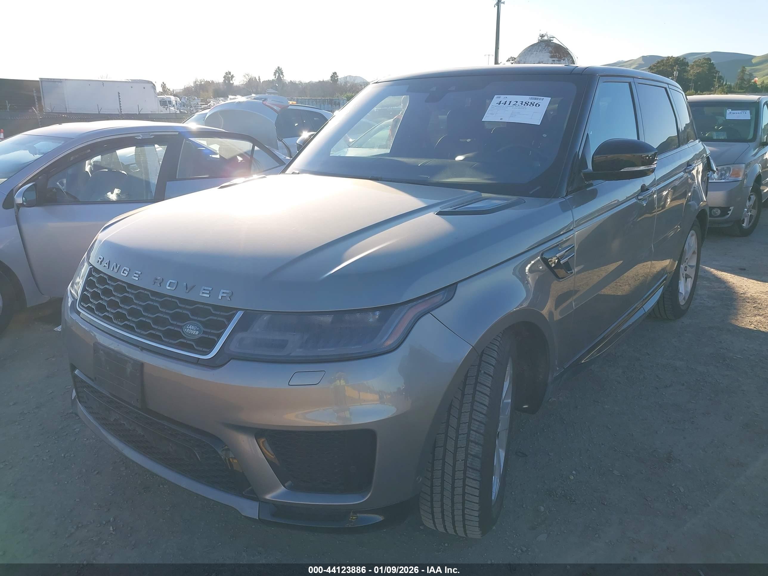 LAND ROVER image 2