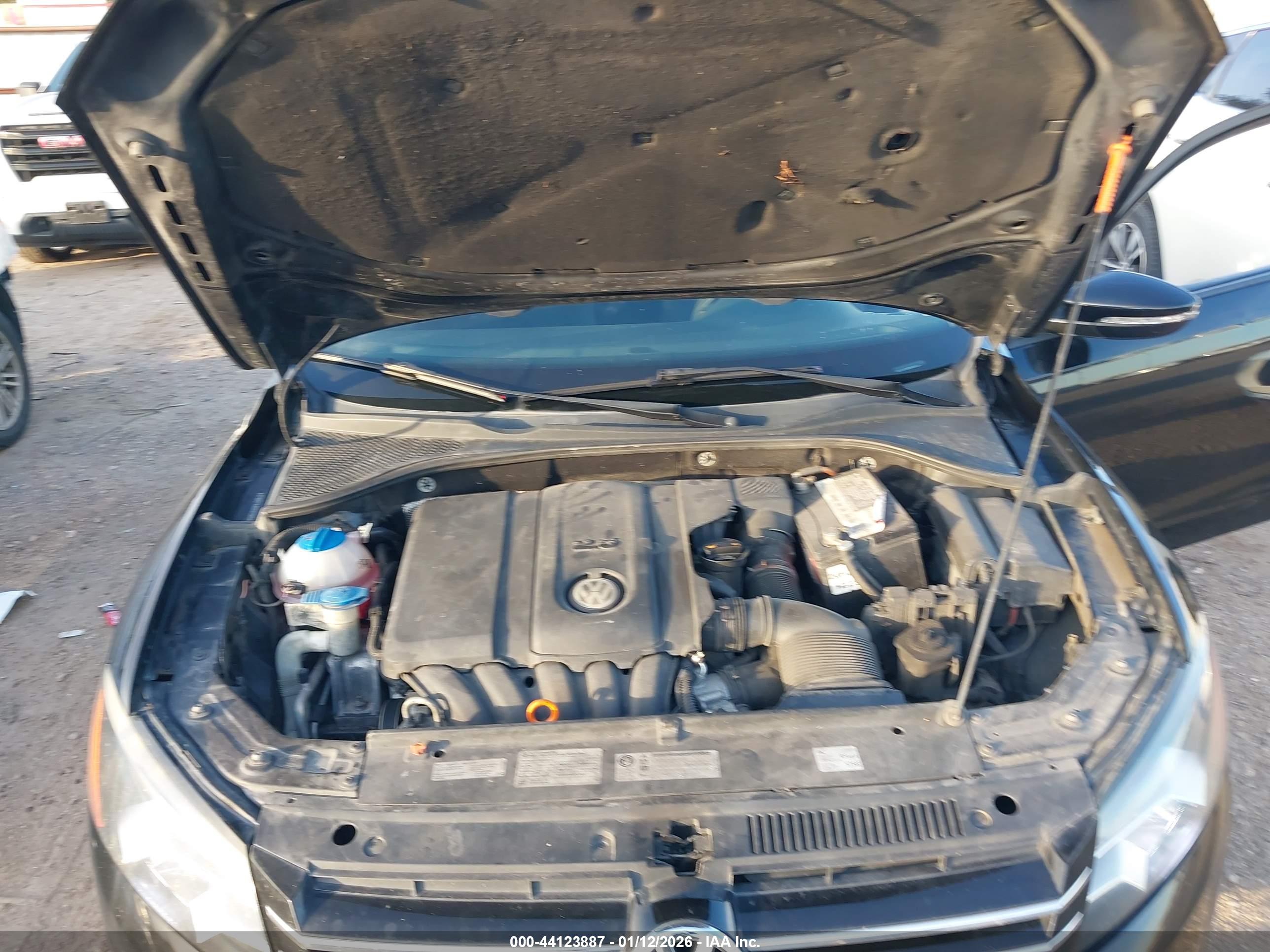 VOLKSWAGEN PASSAT image 10