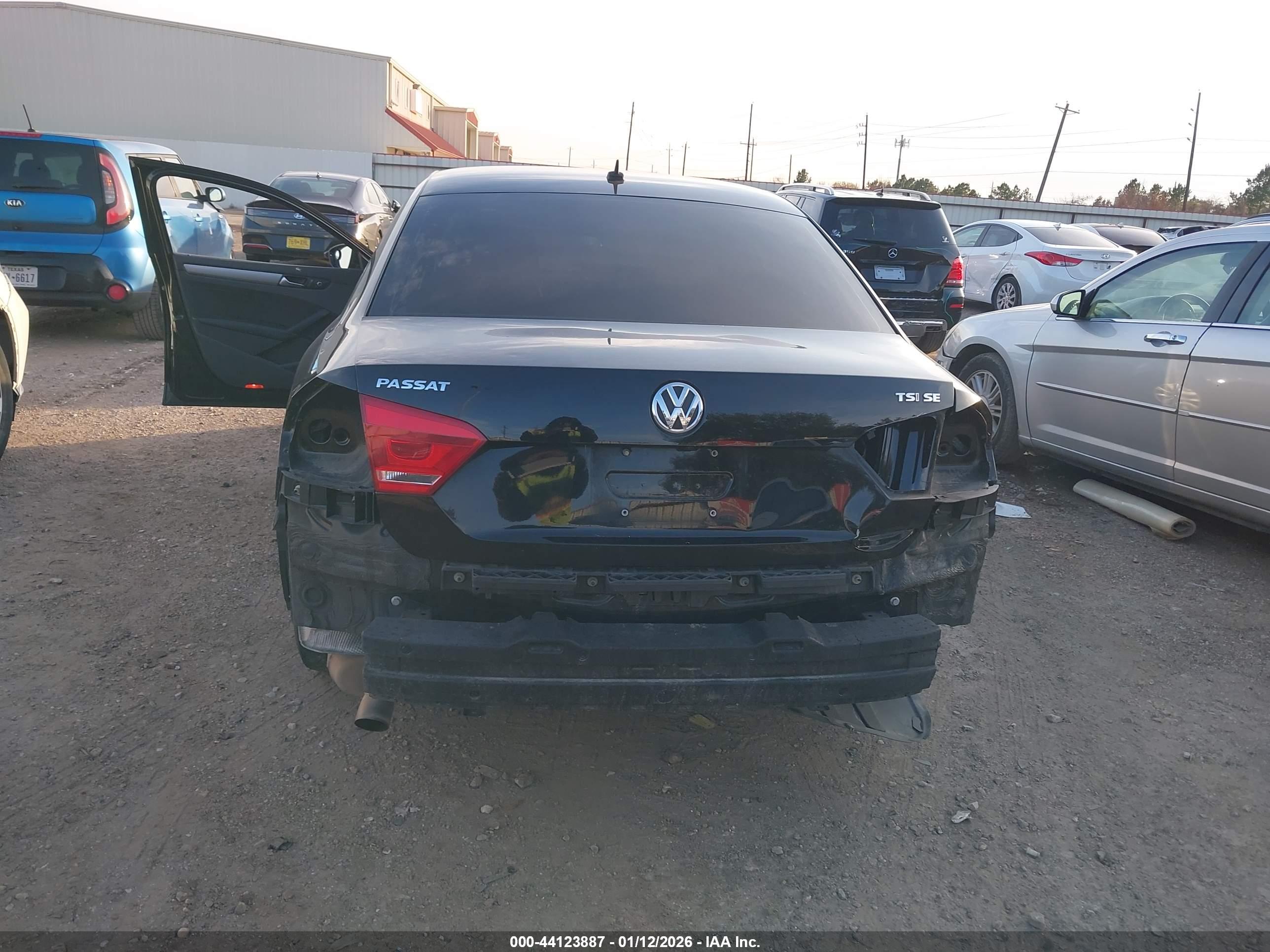 VOLKSWAGEN PASSAT image 6