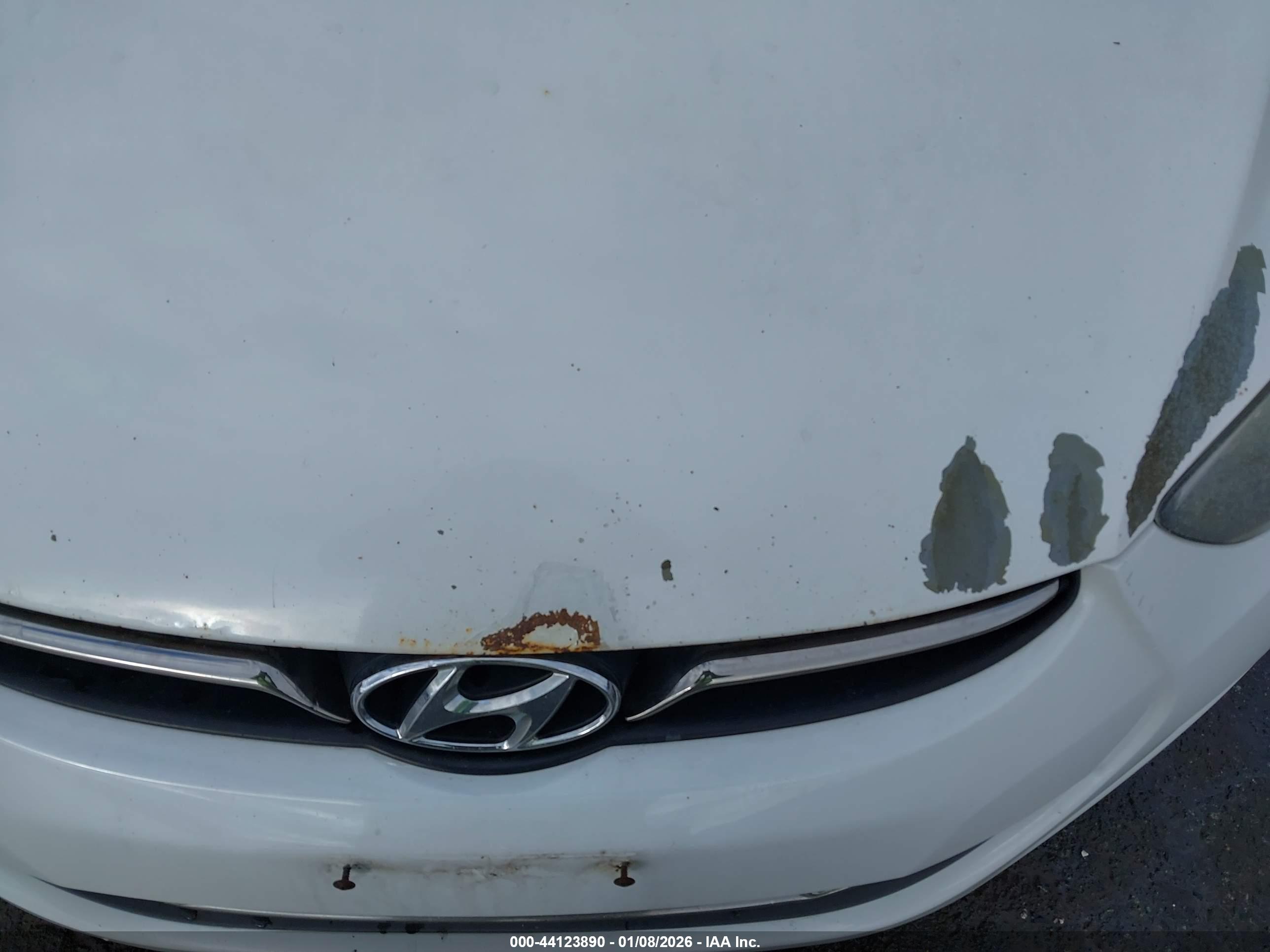 HYUNDAI ELANTRA image 6