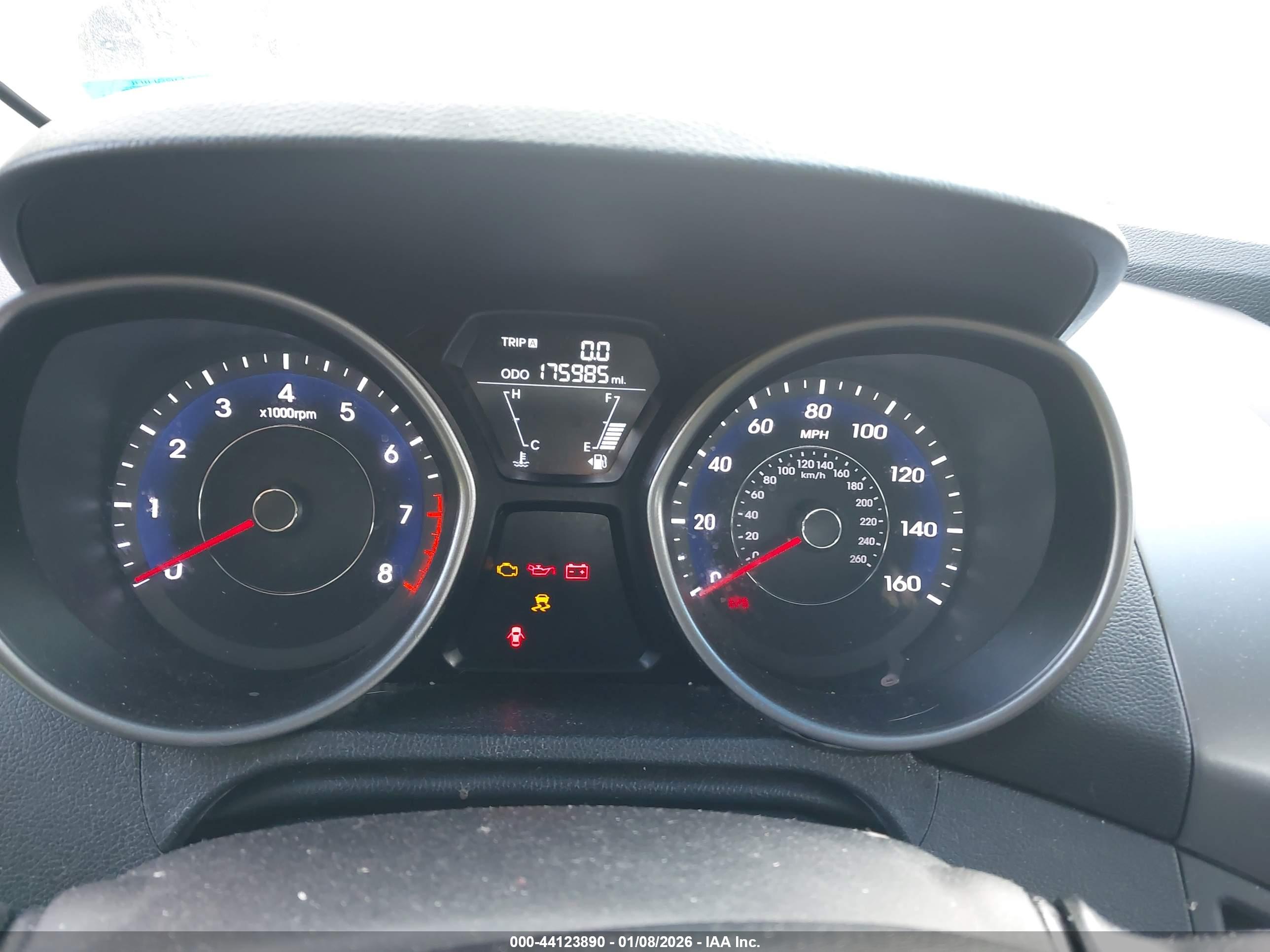 HYUNDAI ELANTRA image 7