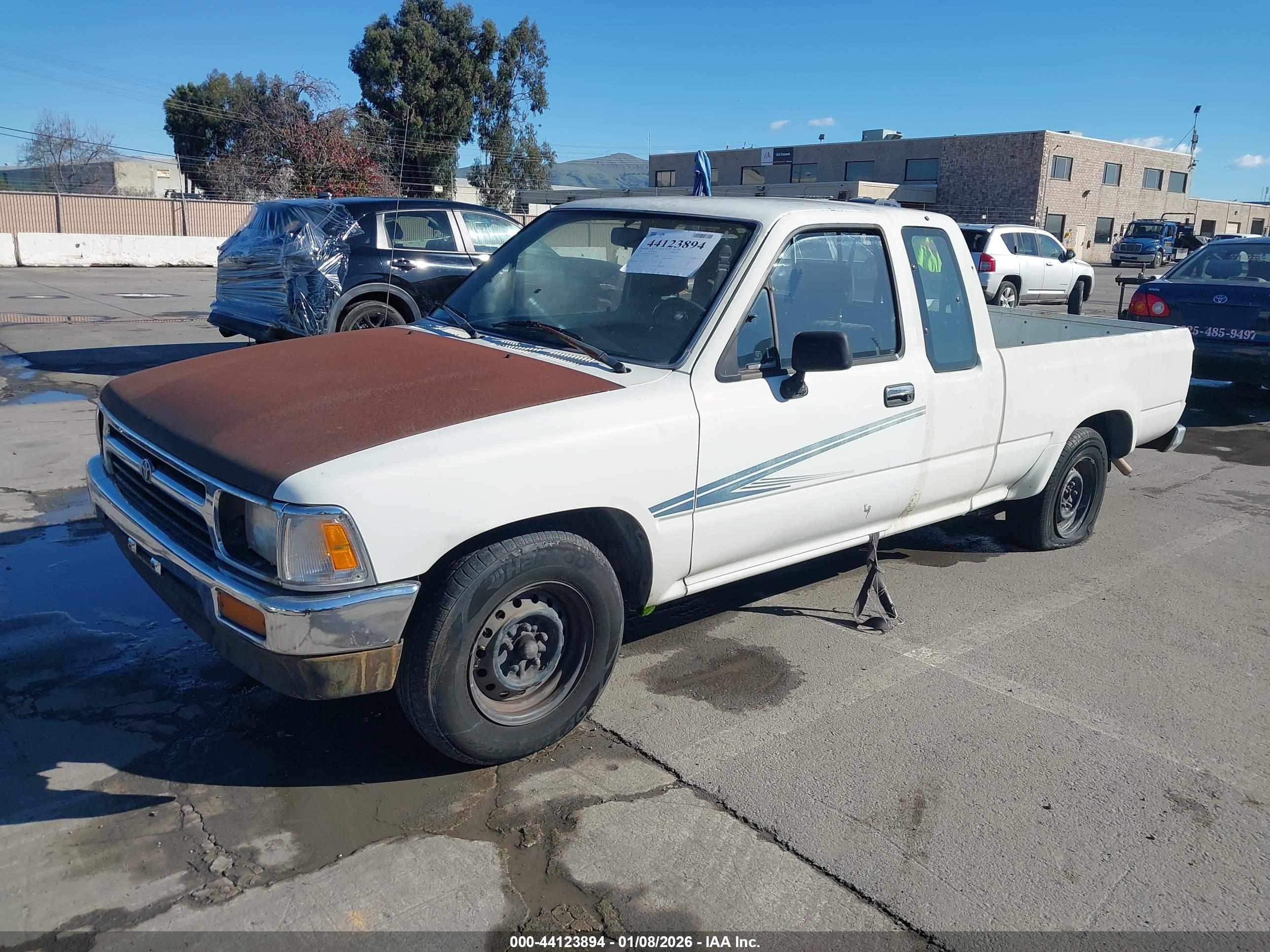 TOYOTA PICKUP image 2