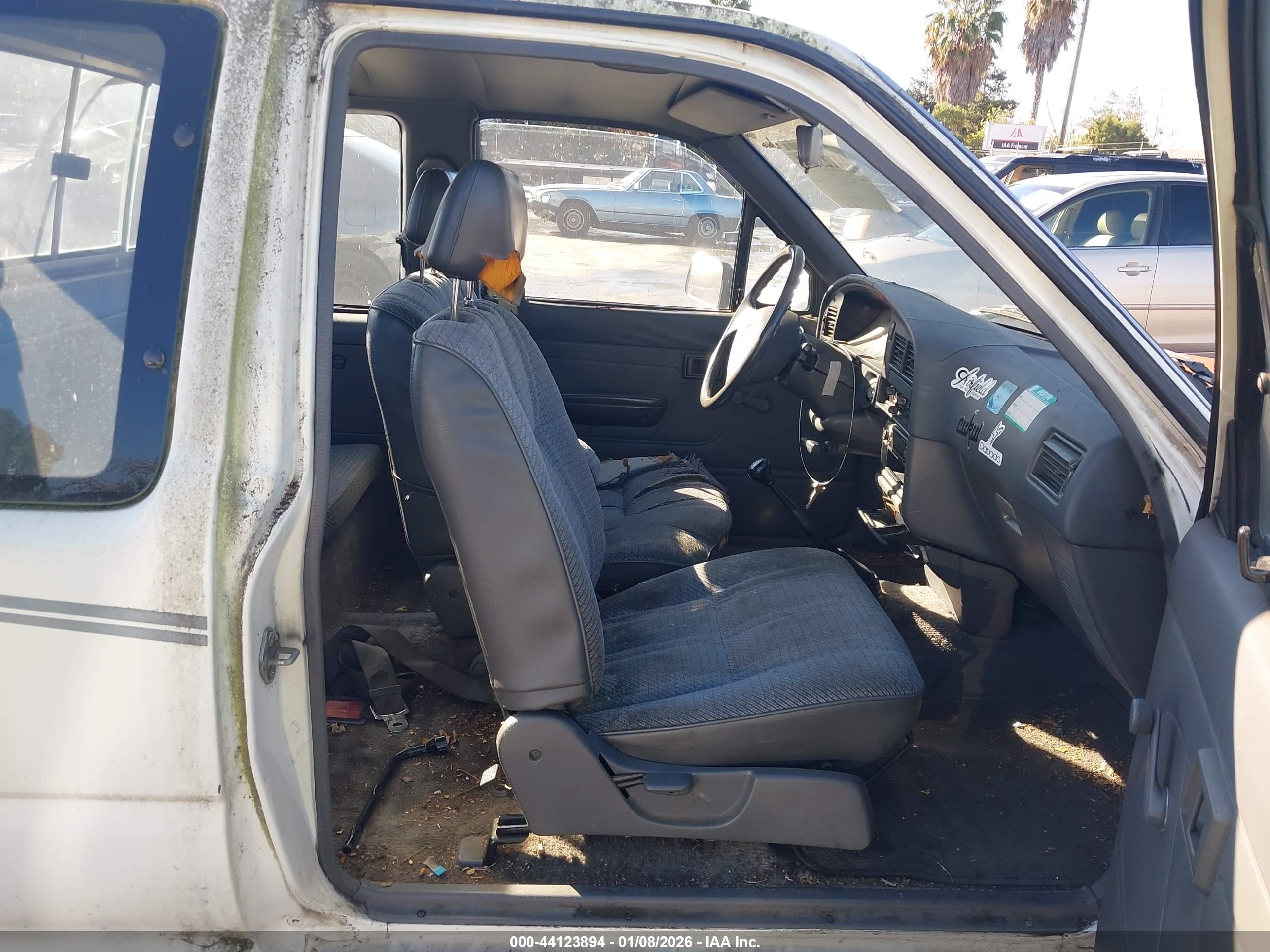 TOYOTA PICKUP image 5