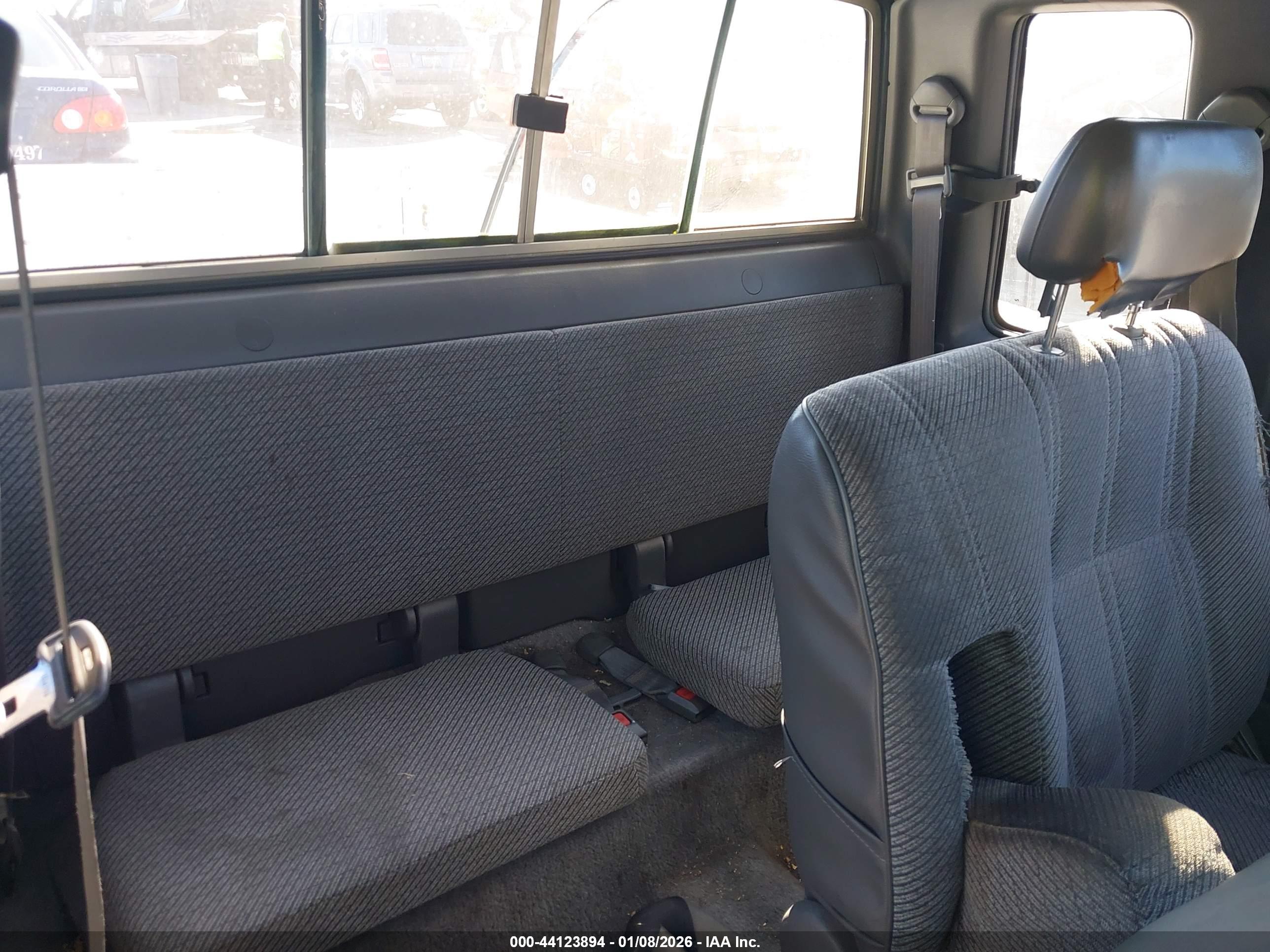 TOYOTA PICKUP image 8