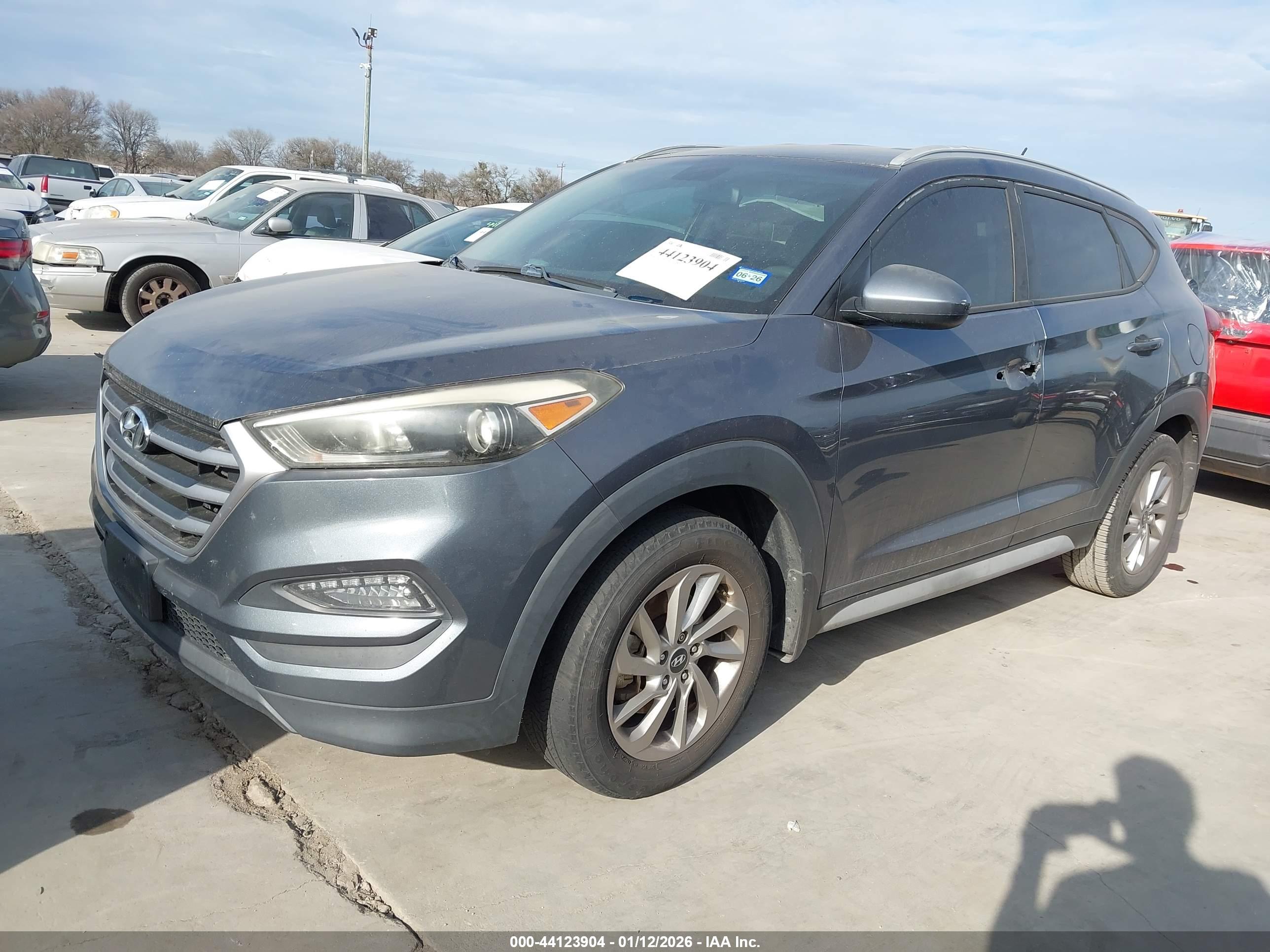 HYUNDAI TUCSON image 2