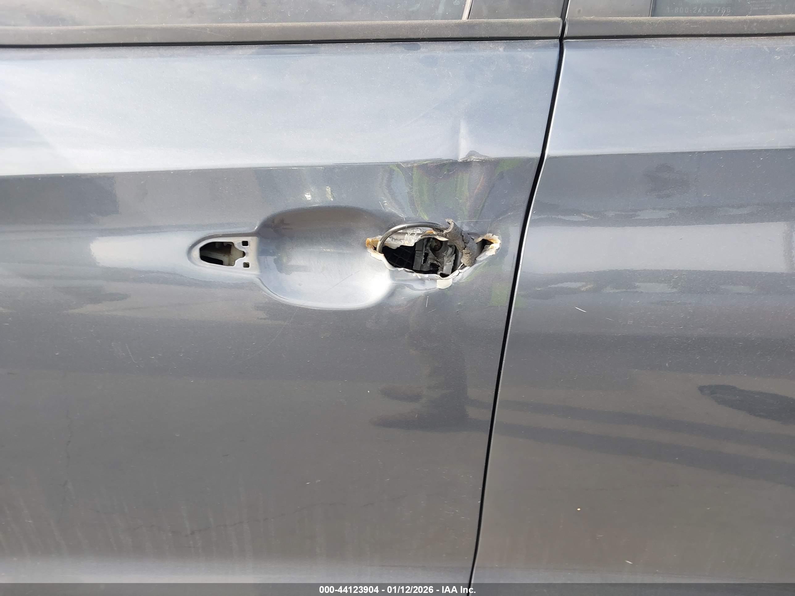 HYUNDAI TUCSON image 6