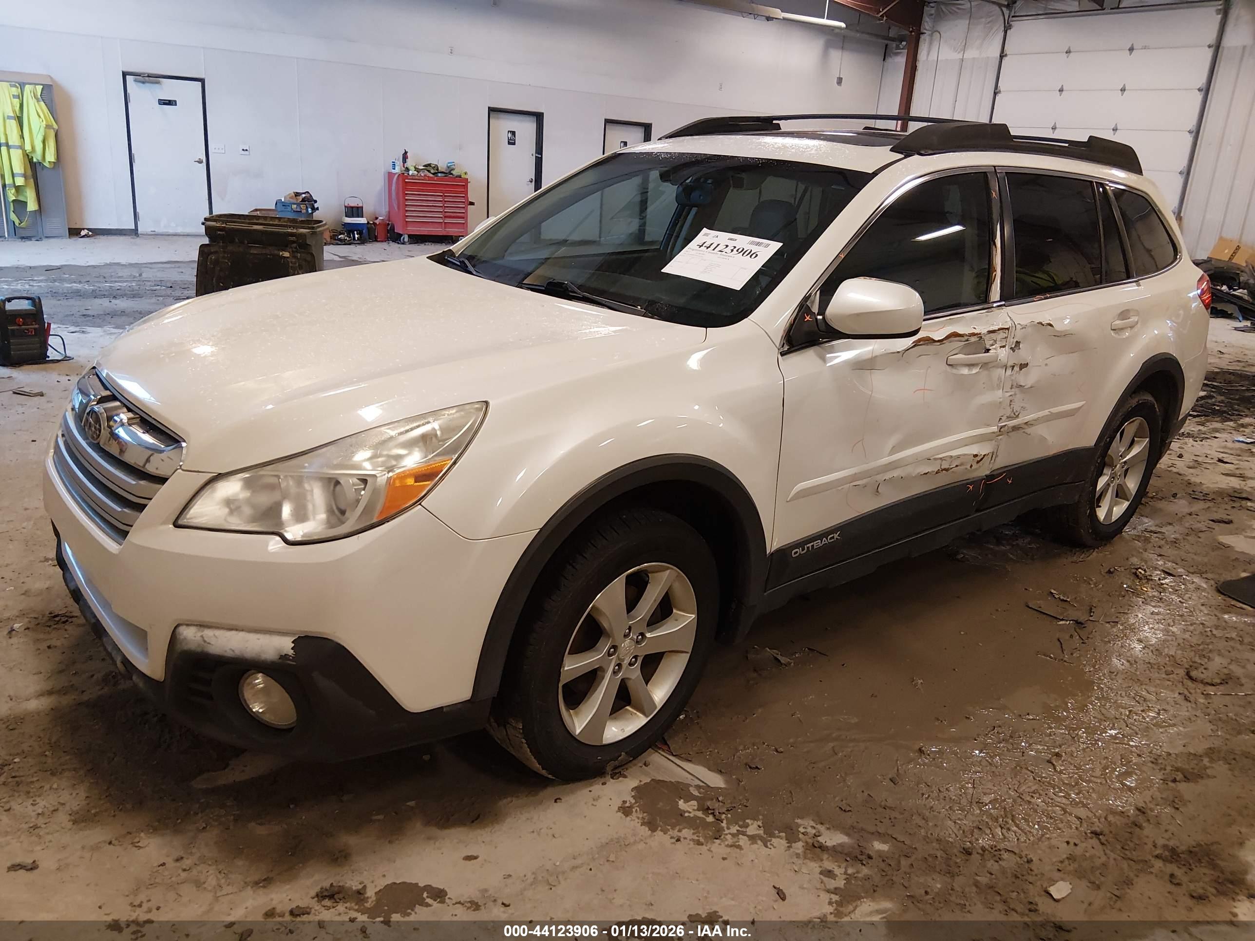SUBARU OUTBACK image 2