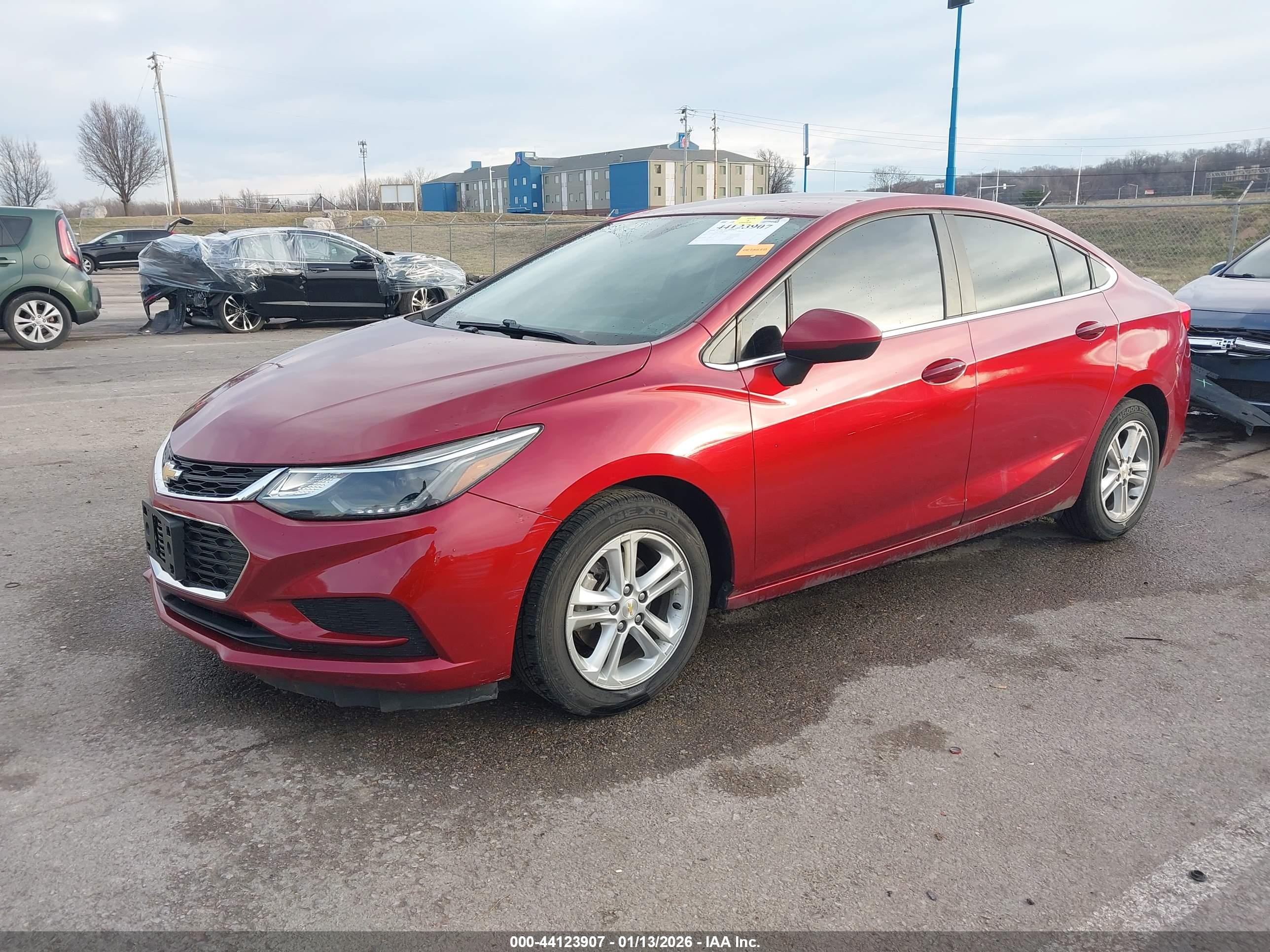 CHEVROLET CRUZE image 2