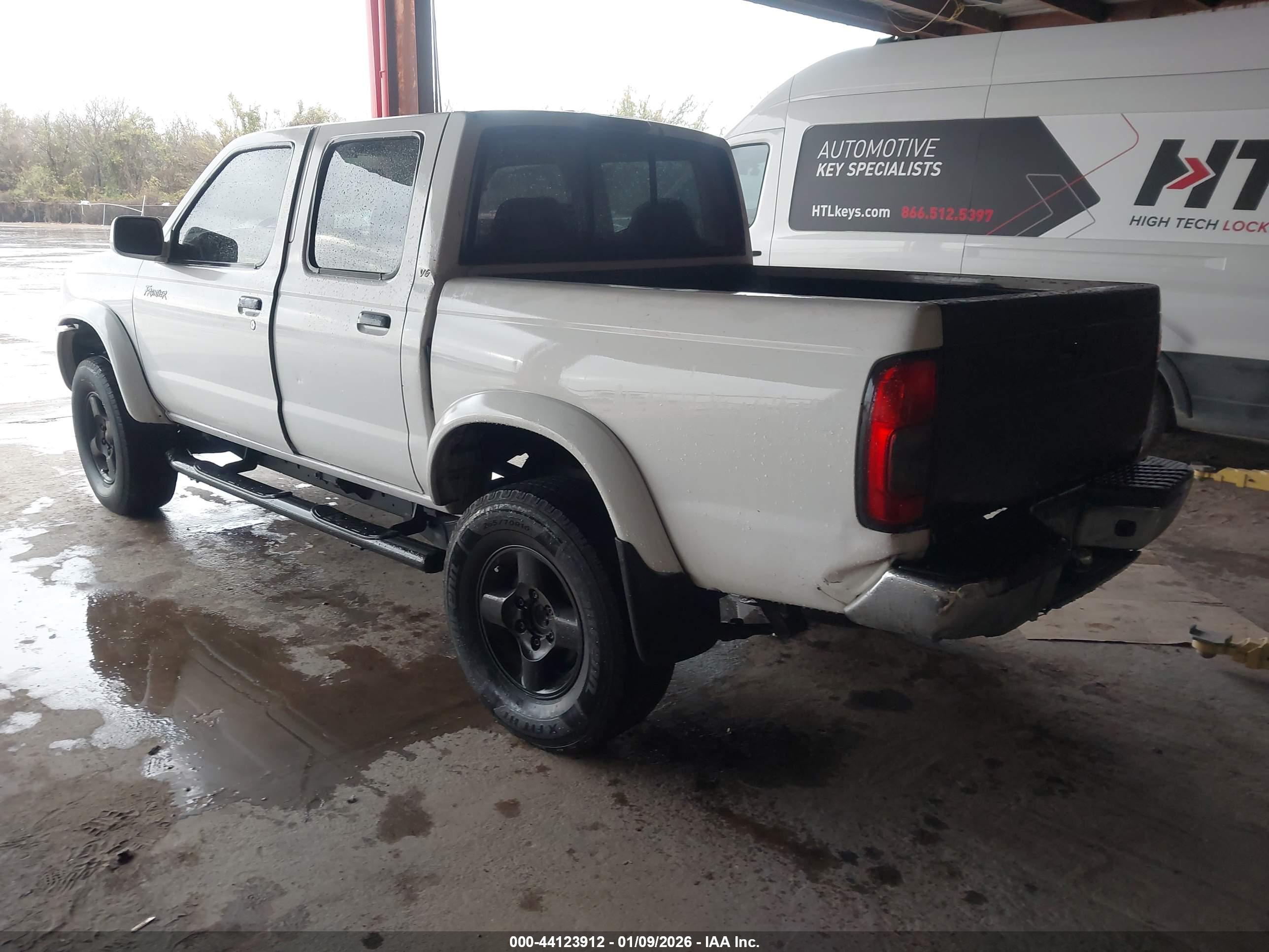 NISSAN FRONTIER image 3