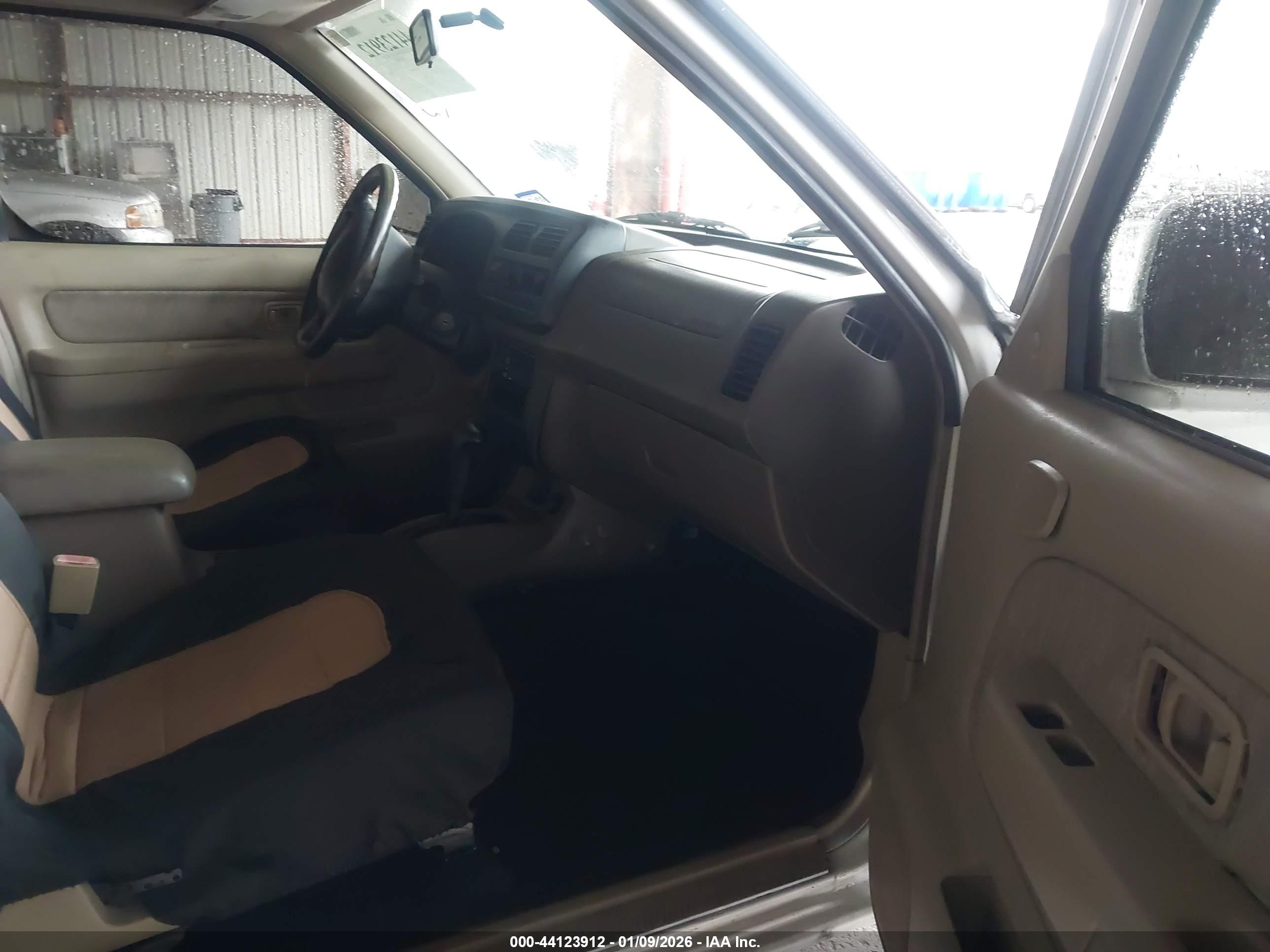 NISSAN FRONTIER image 5