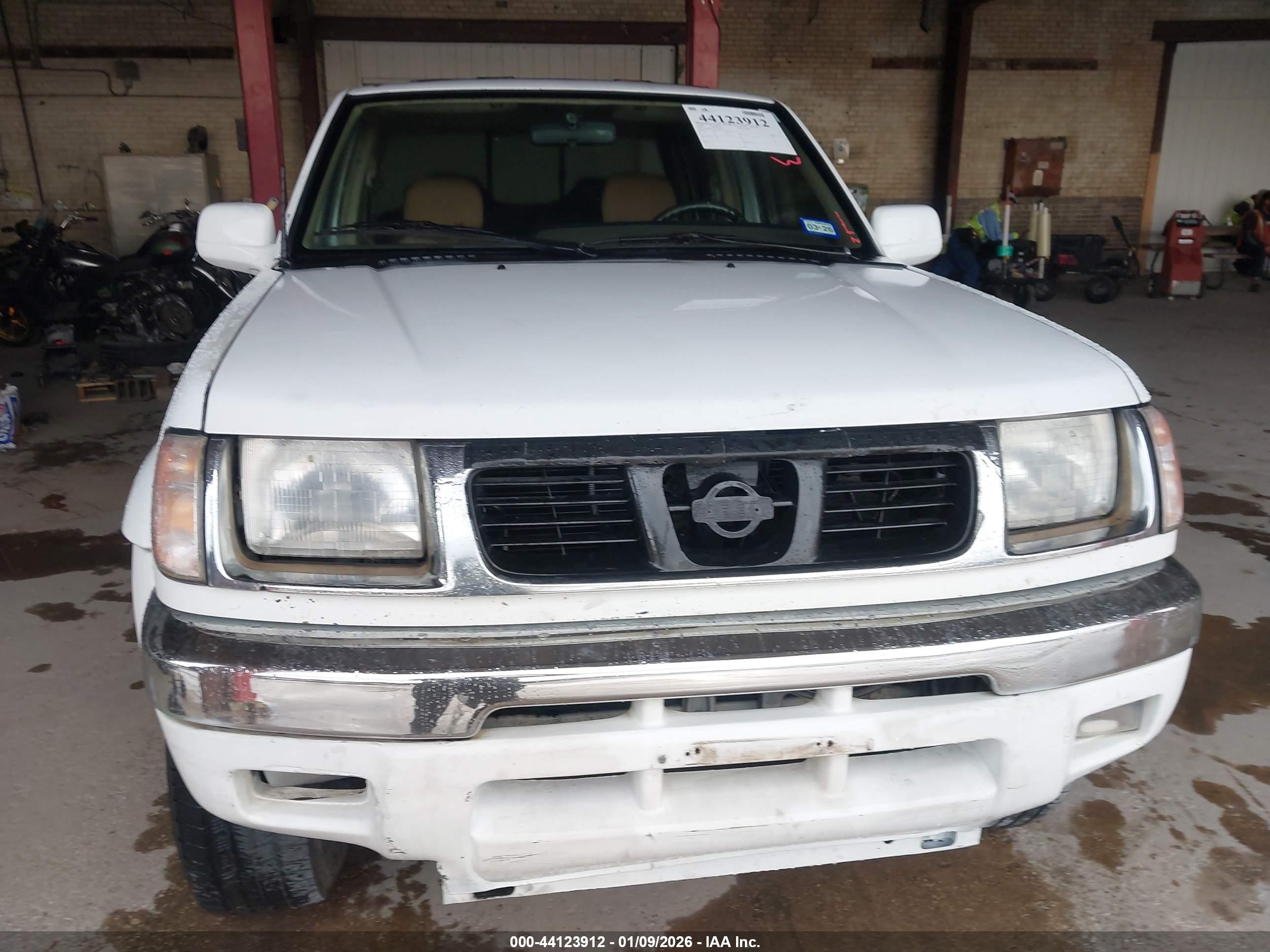 NISSAN FRONTIER image 6